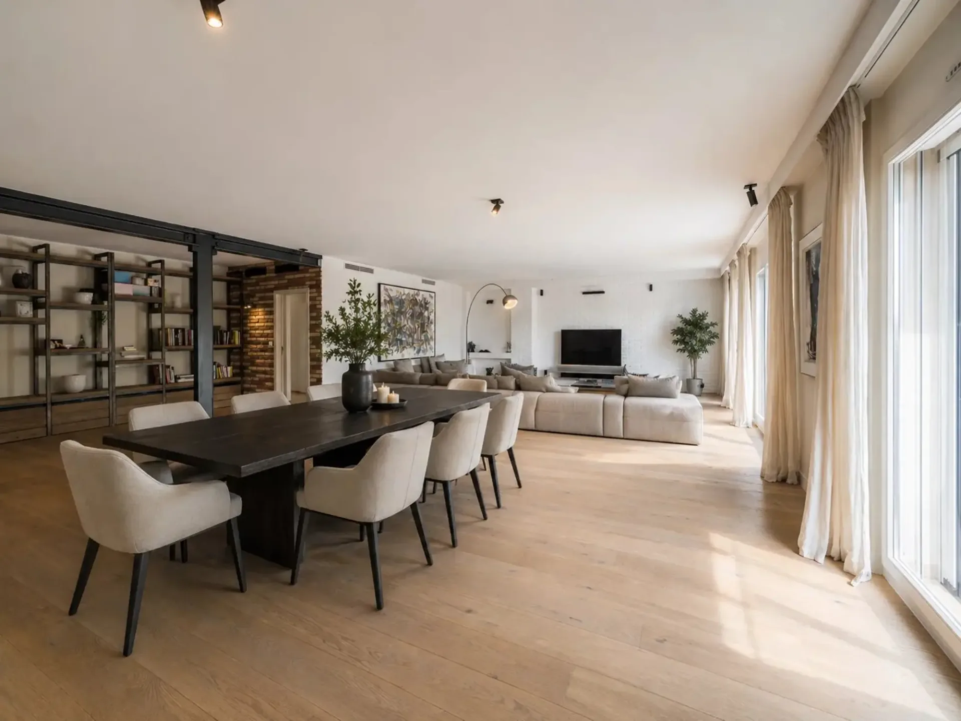 Elegance and Serenity in Cologny ? Exceptional Apartment with Terraces