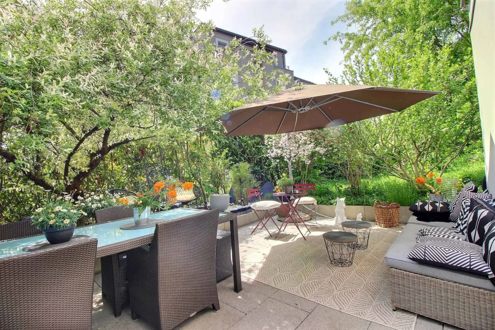 2.5 room apartment with private garden in Lausanne