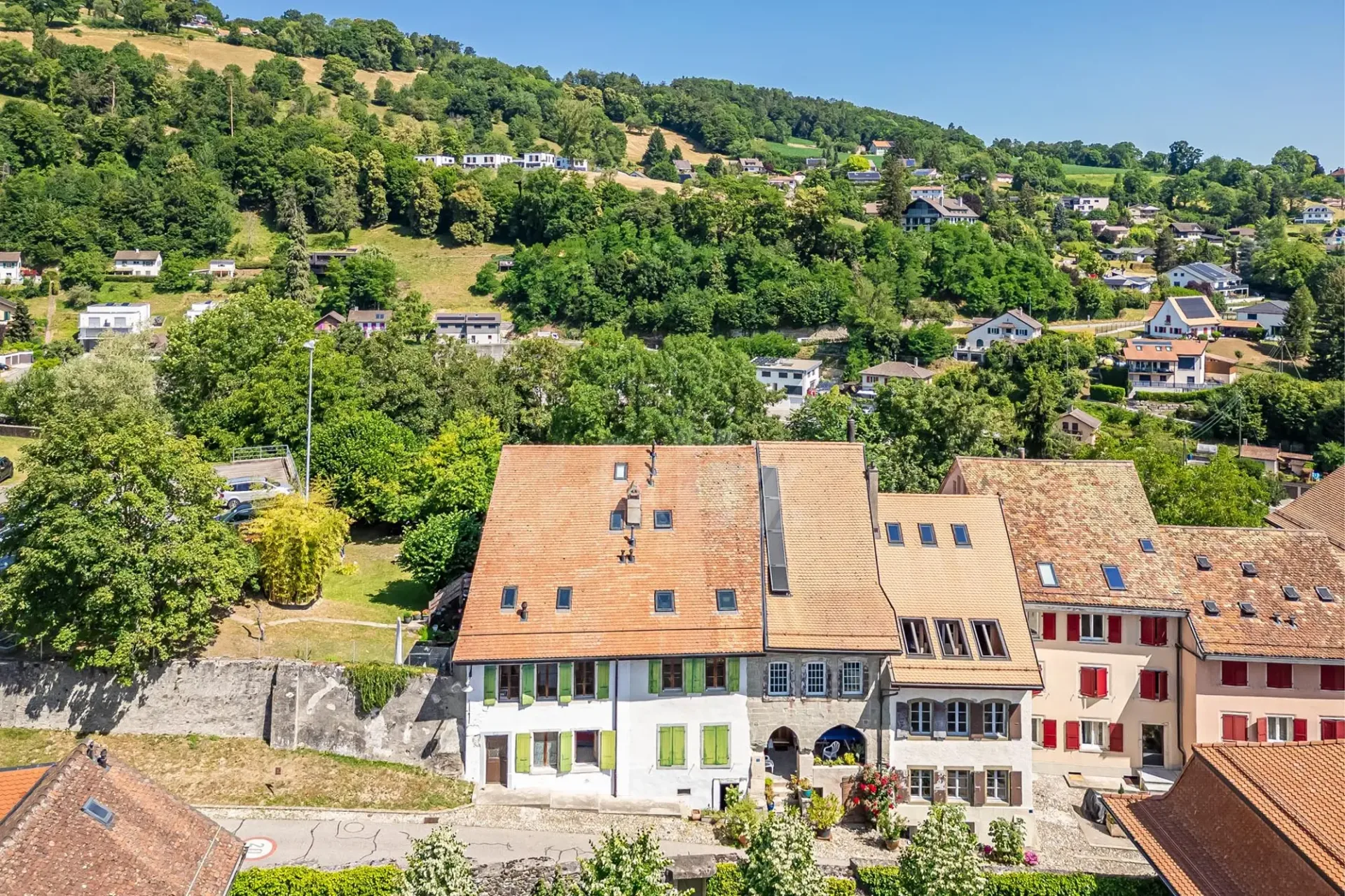 Gebäude mit 5 Wohnungen nur wenige Schritte vom Stadtzentrum entfernt