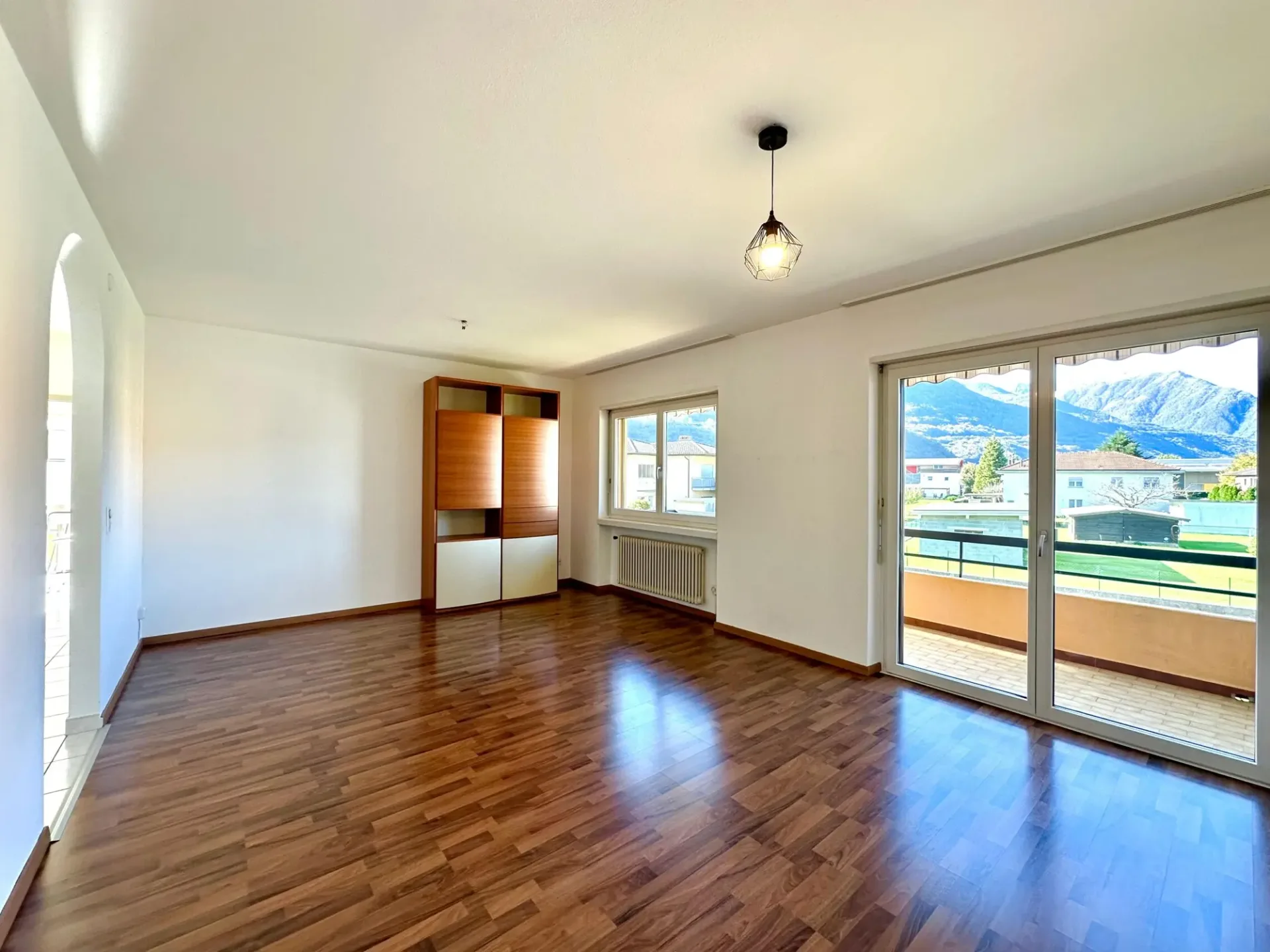 HELLES 3.5-ZIMMER-WOHNUNG MIT 2 TERRASSEN UND GARAGE IN SANT'ANTONINO