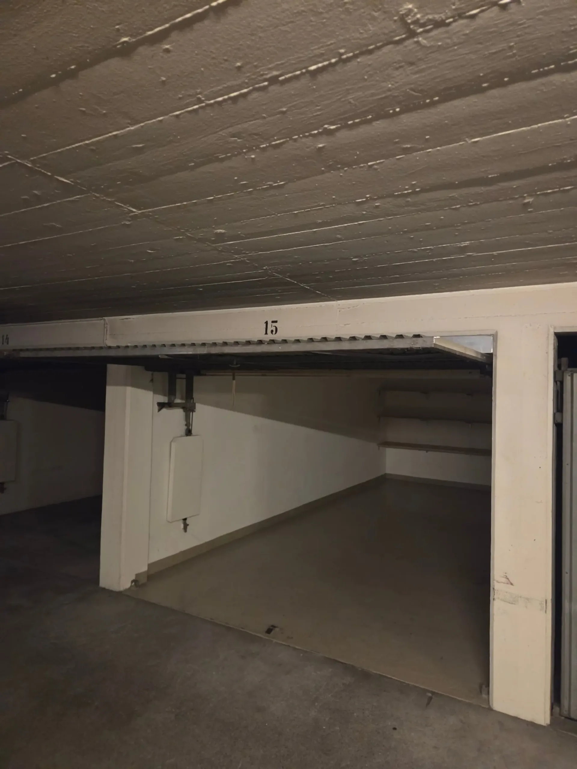 Geschlossene Box 22m2