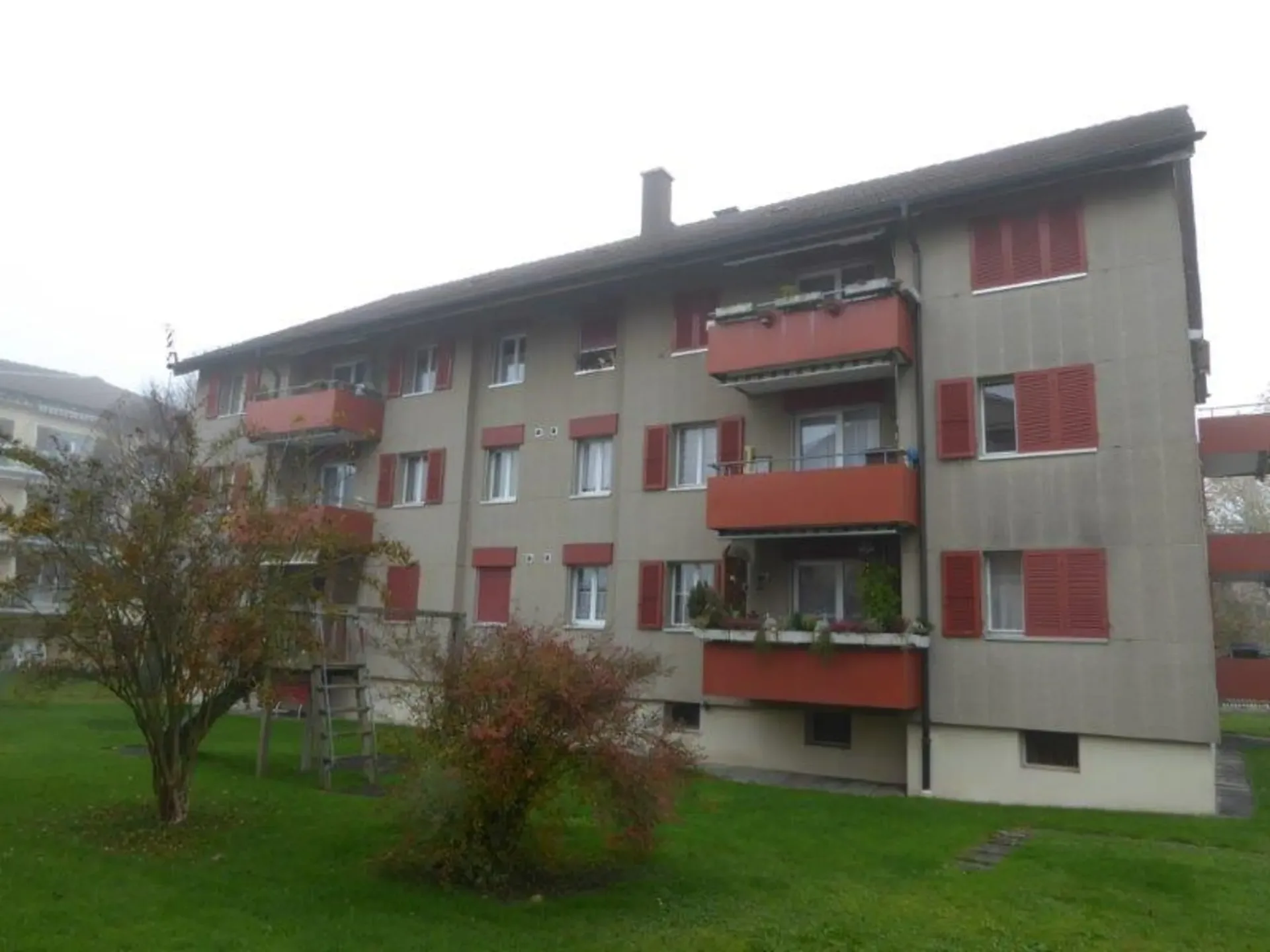 Renovierte 2.5-Zimmer-Wohnung im 3. OG in Brügg BE  verfügbar