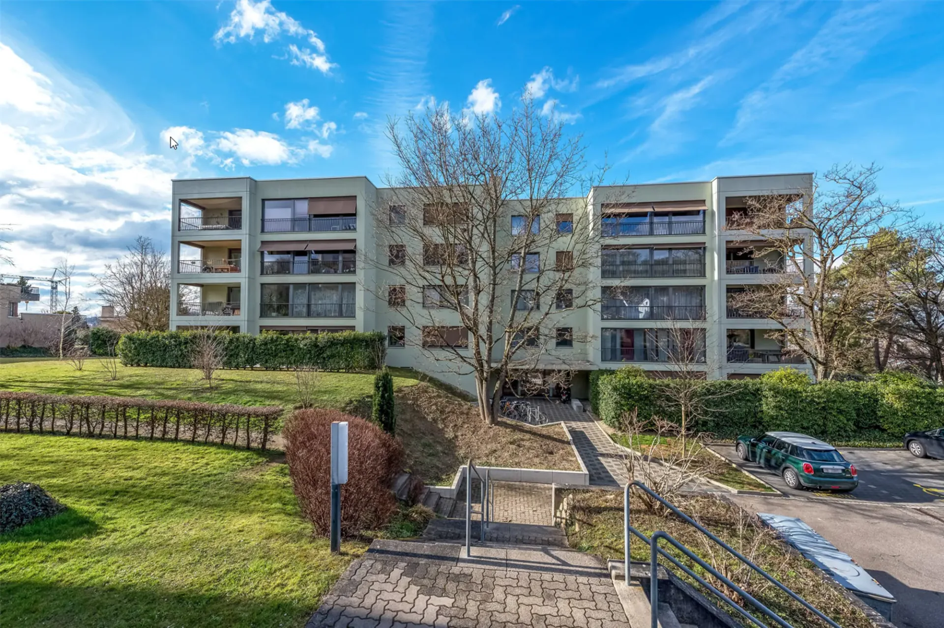 Einstellhallenplätze in Oberwil zu vermieten