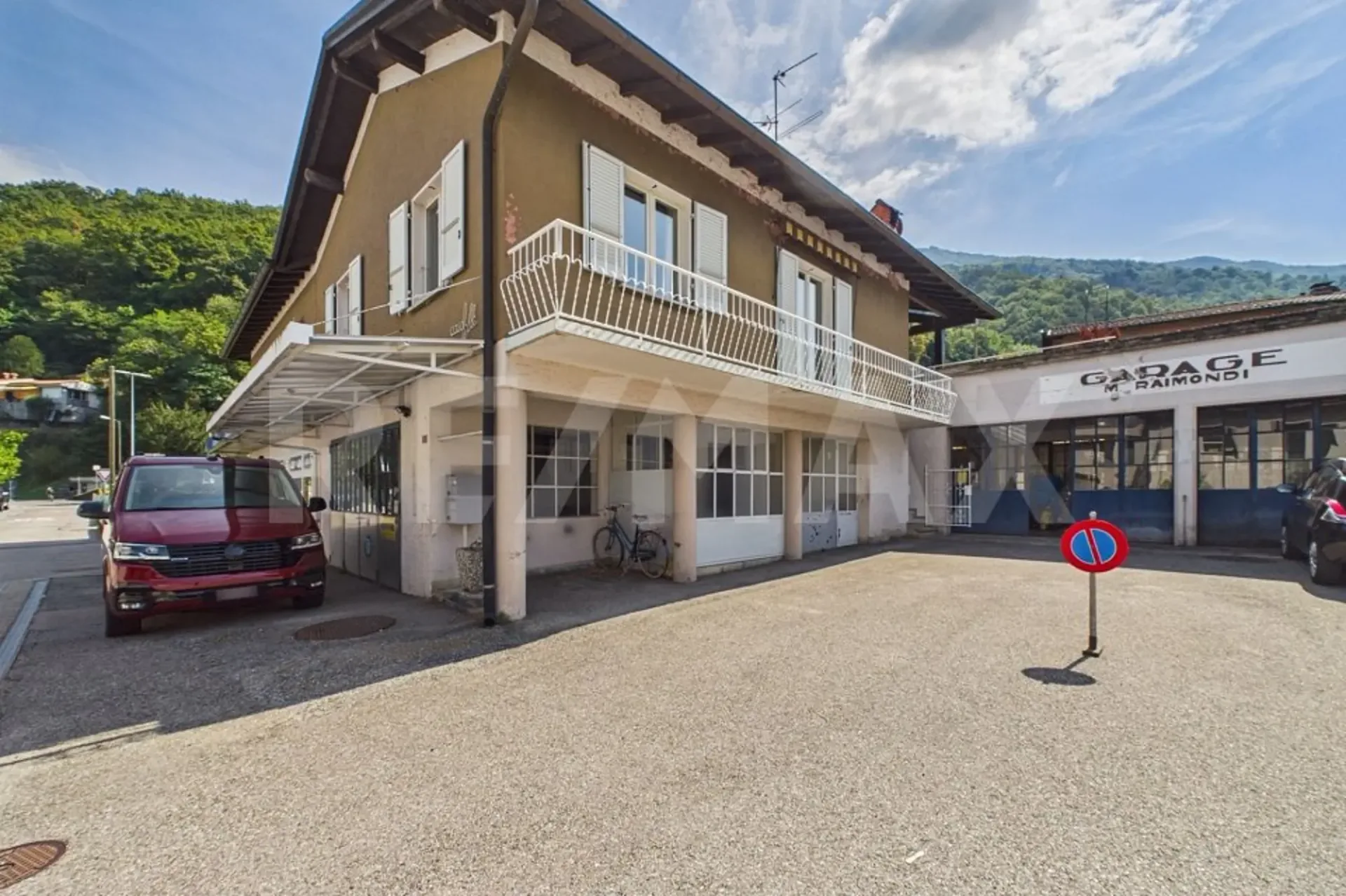 Una proprietà dalle molteplici possibilità a Brusino Arsizio