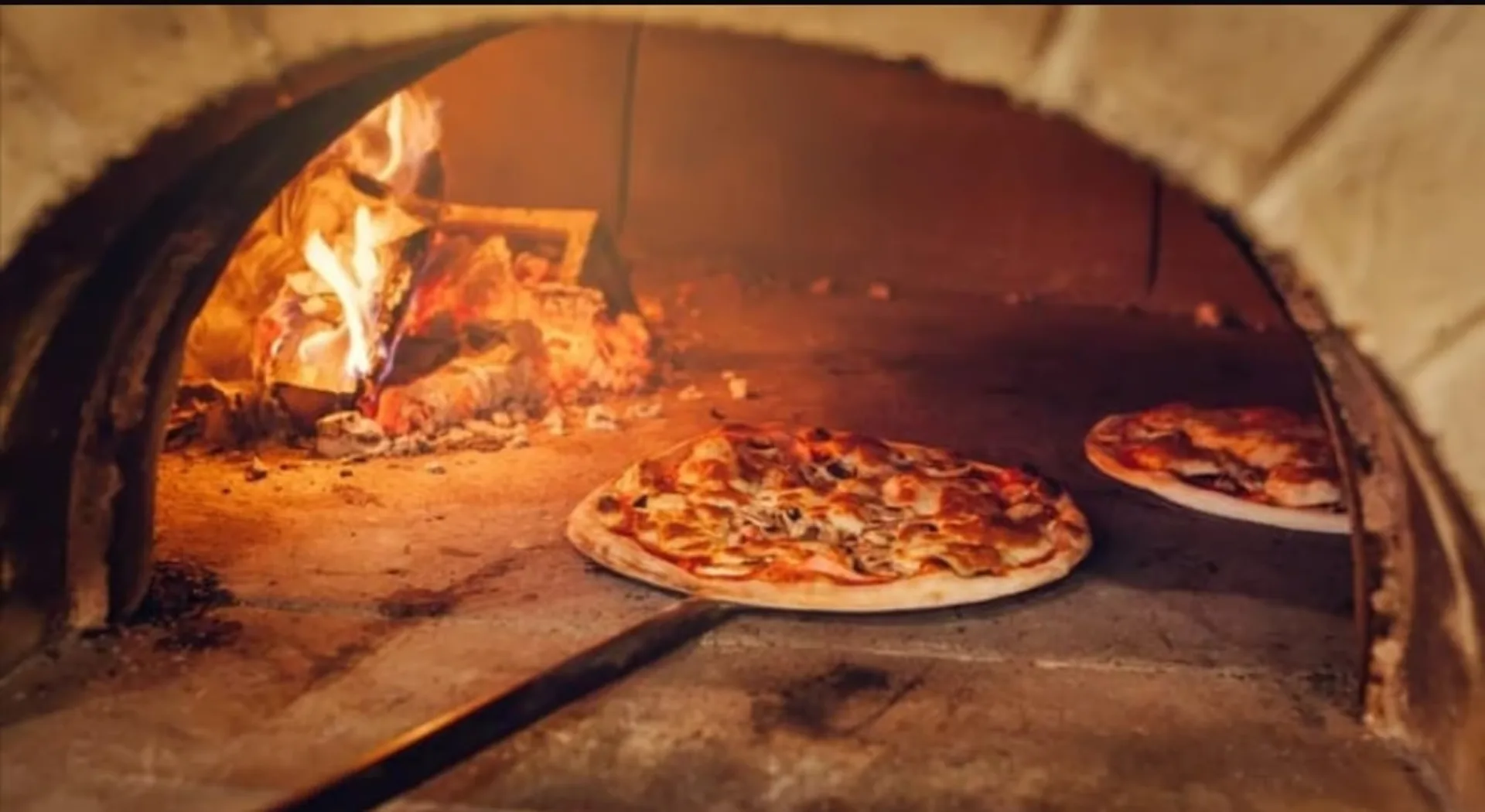 CAFÉ-RESTAURANT PIZZERIA IM STADTTEIL LA JONCTION