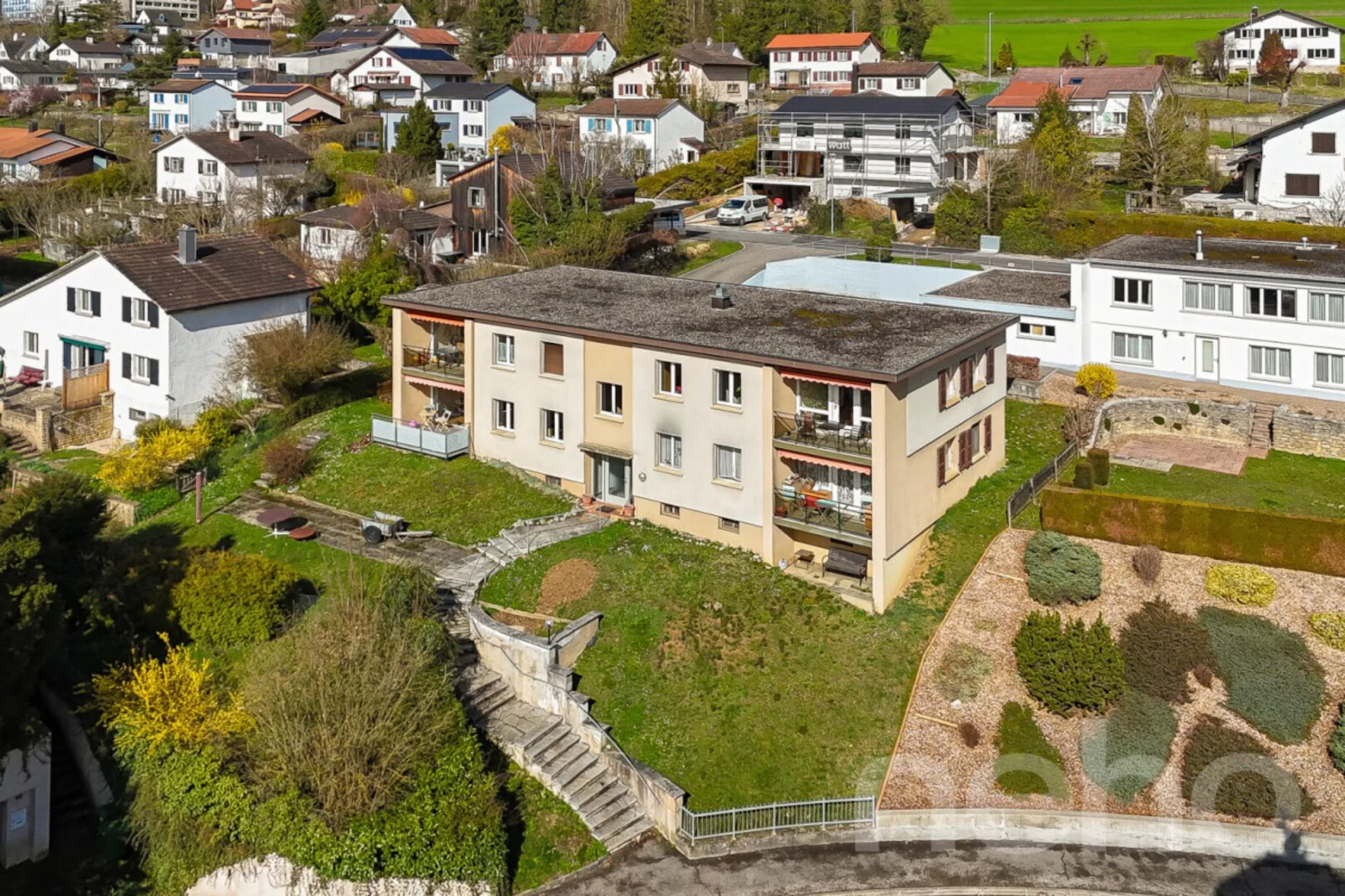 Immeuble mixte rénové au centre de Porrentruy