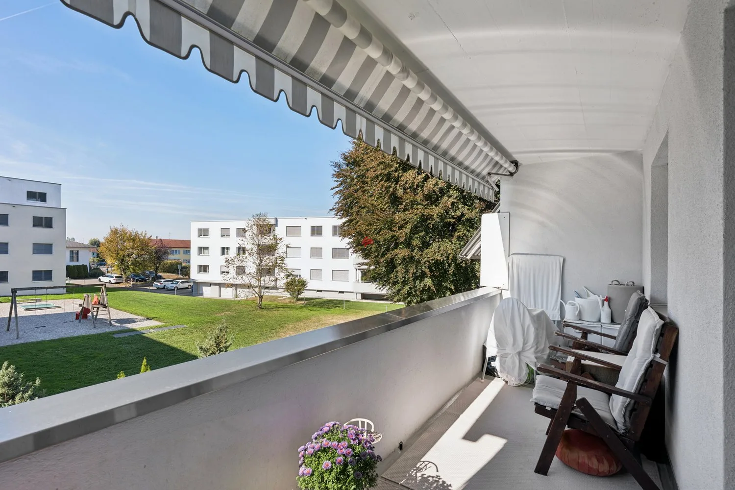 Sonneneinstrahlung von allen Seiten der Wohnung