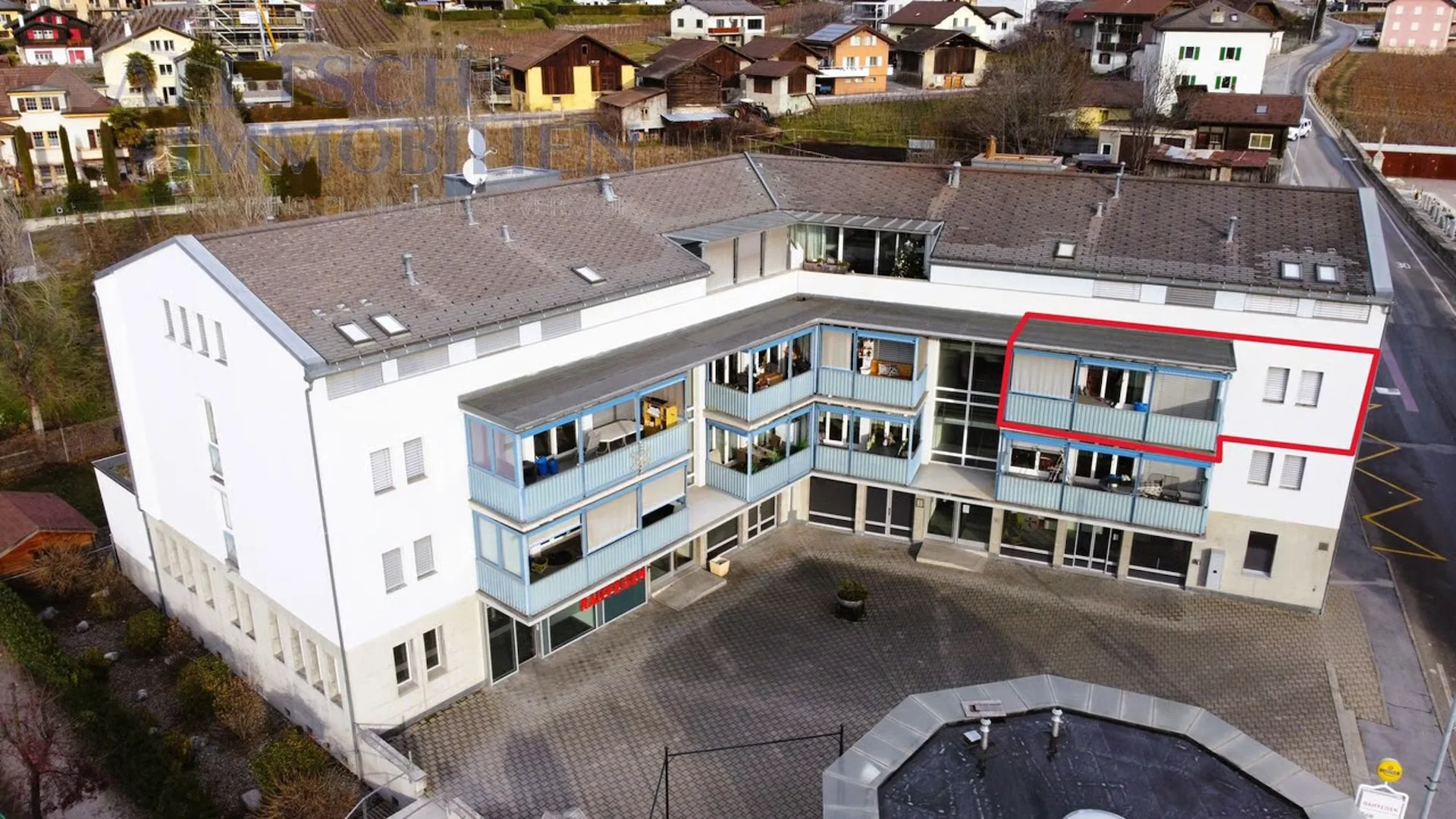Zentrale 4.5-Zimmer-Wohnung mit Süd gerichtetem Balkon, mitten im Dorf