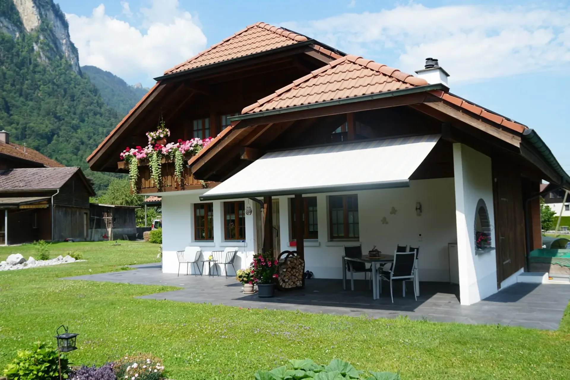 6.5-Zimmer-Einfamilienhaus mit 700m2 Umschwung