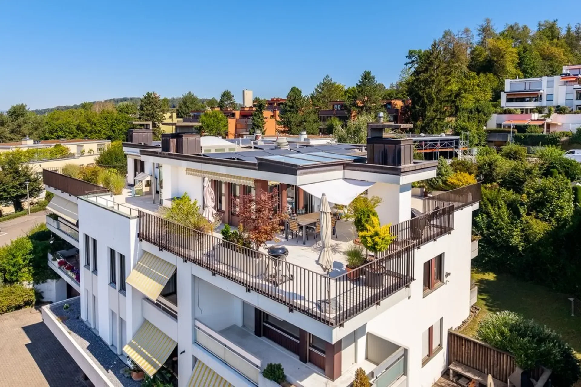 Exklusive 4.5-Zimmer-Attikawohnung mit 100 m2 Dachterrasse