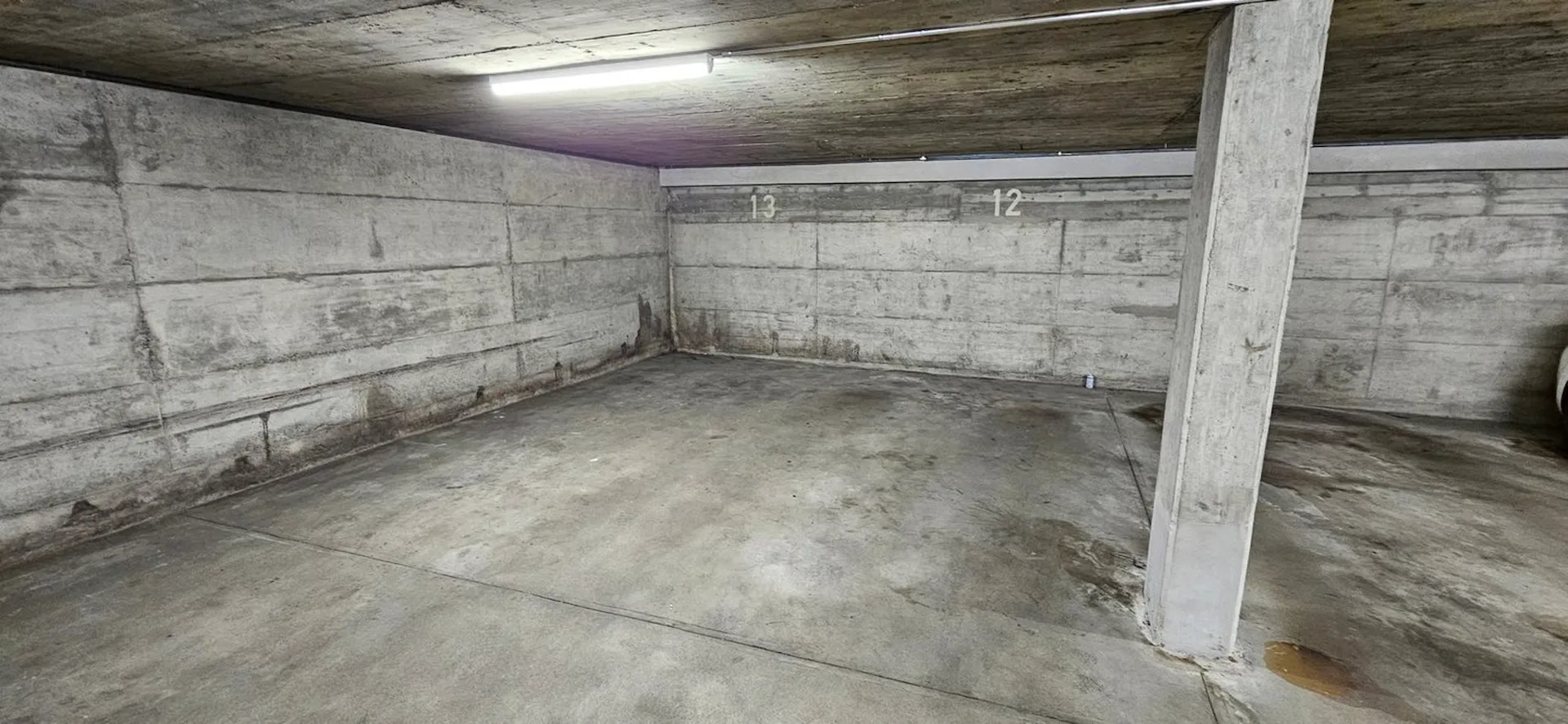 XXL-Einstellhallenplatz zu vermieten