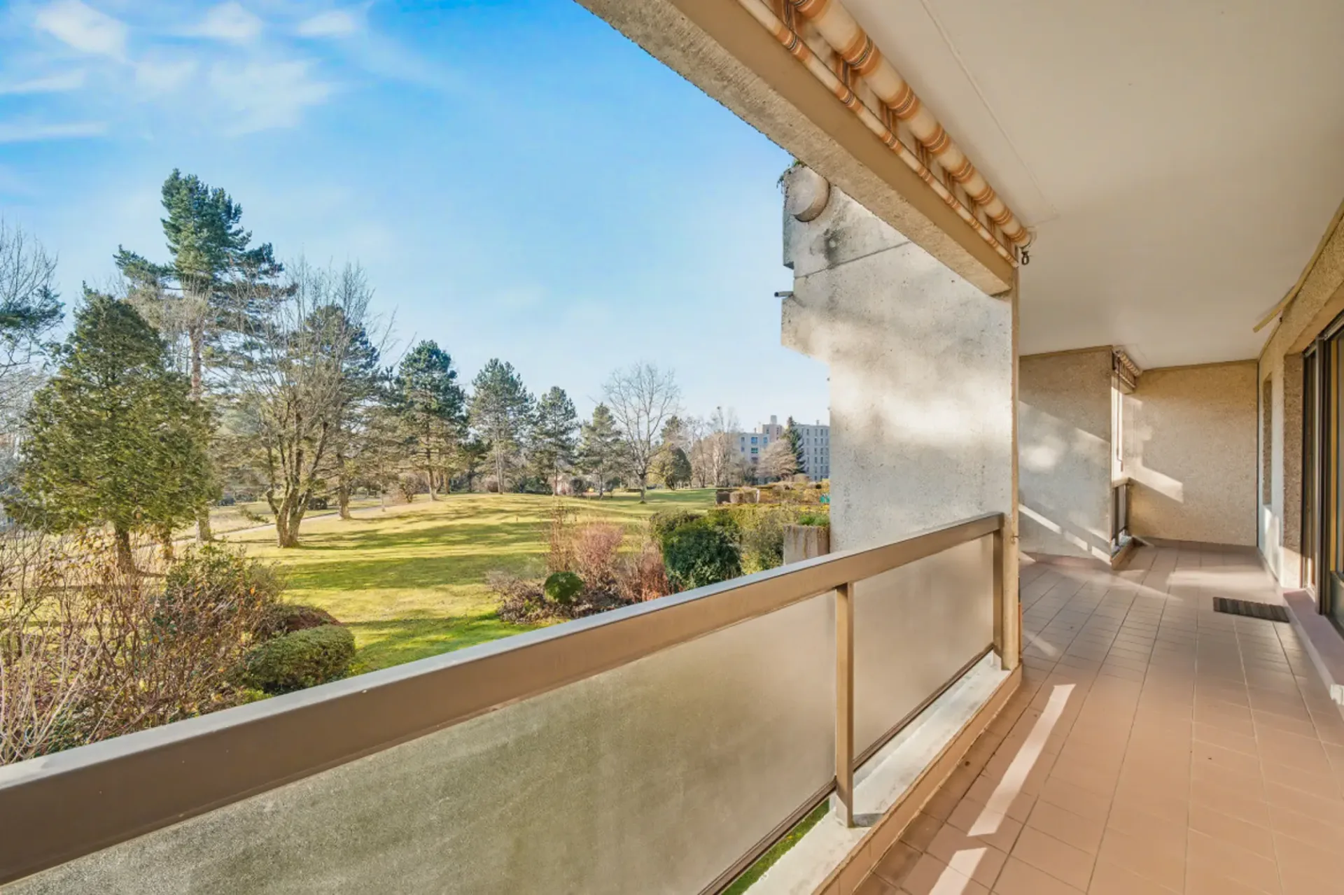 Just renovated! Popular Croisettes neighborhood and guaranteed tranquility!