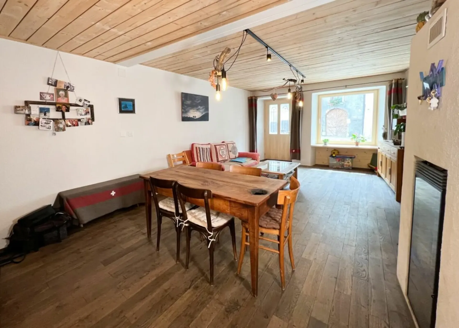 Einfaches Dorfhaus