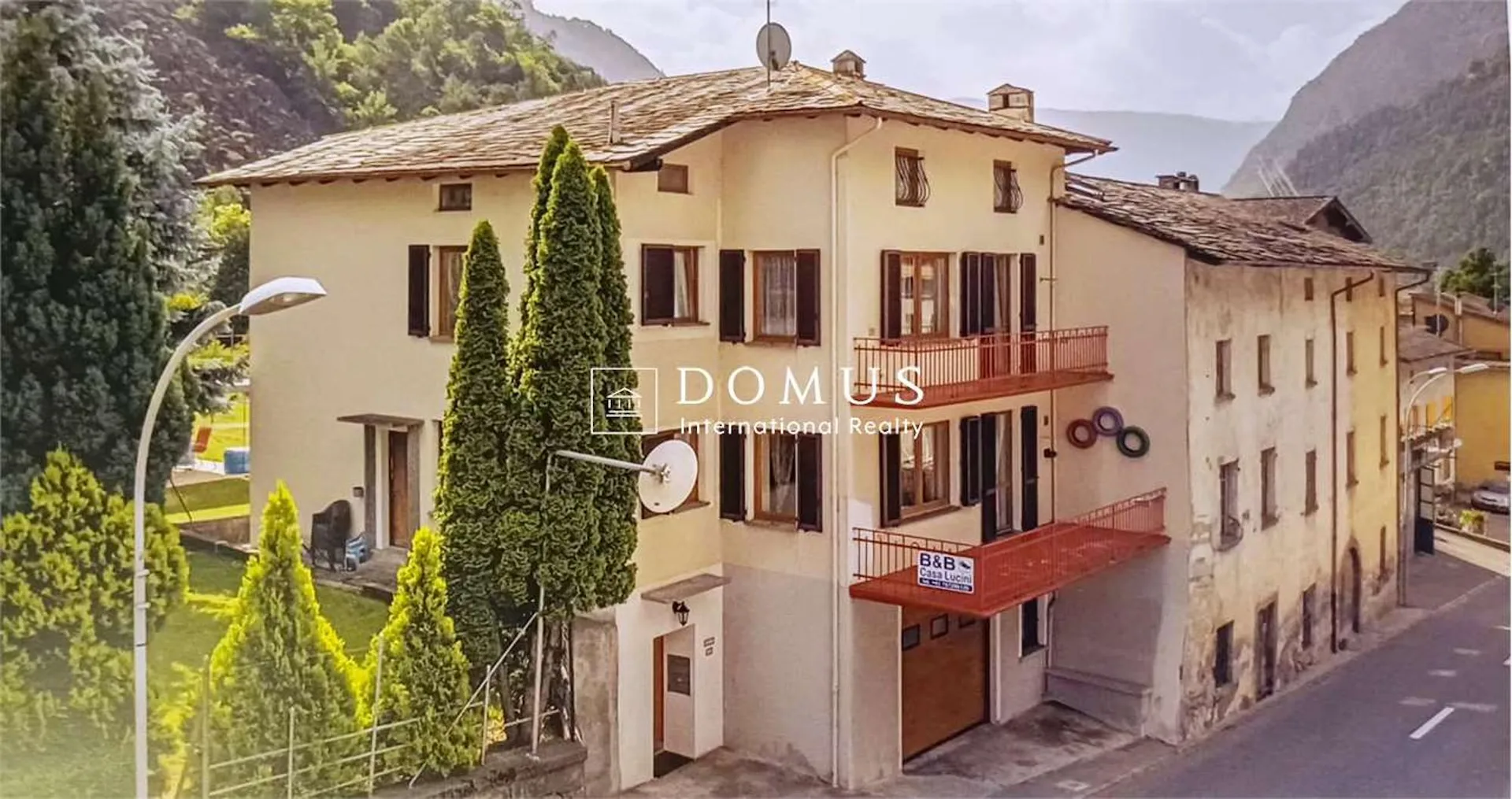 Haus mit 3 Apartments, Garage, Garten