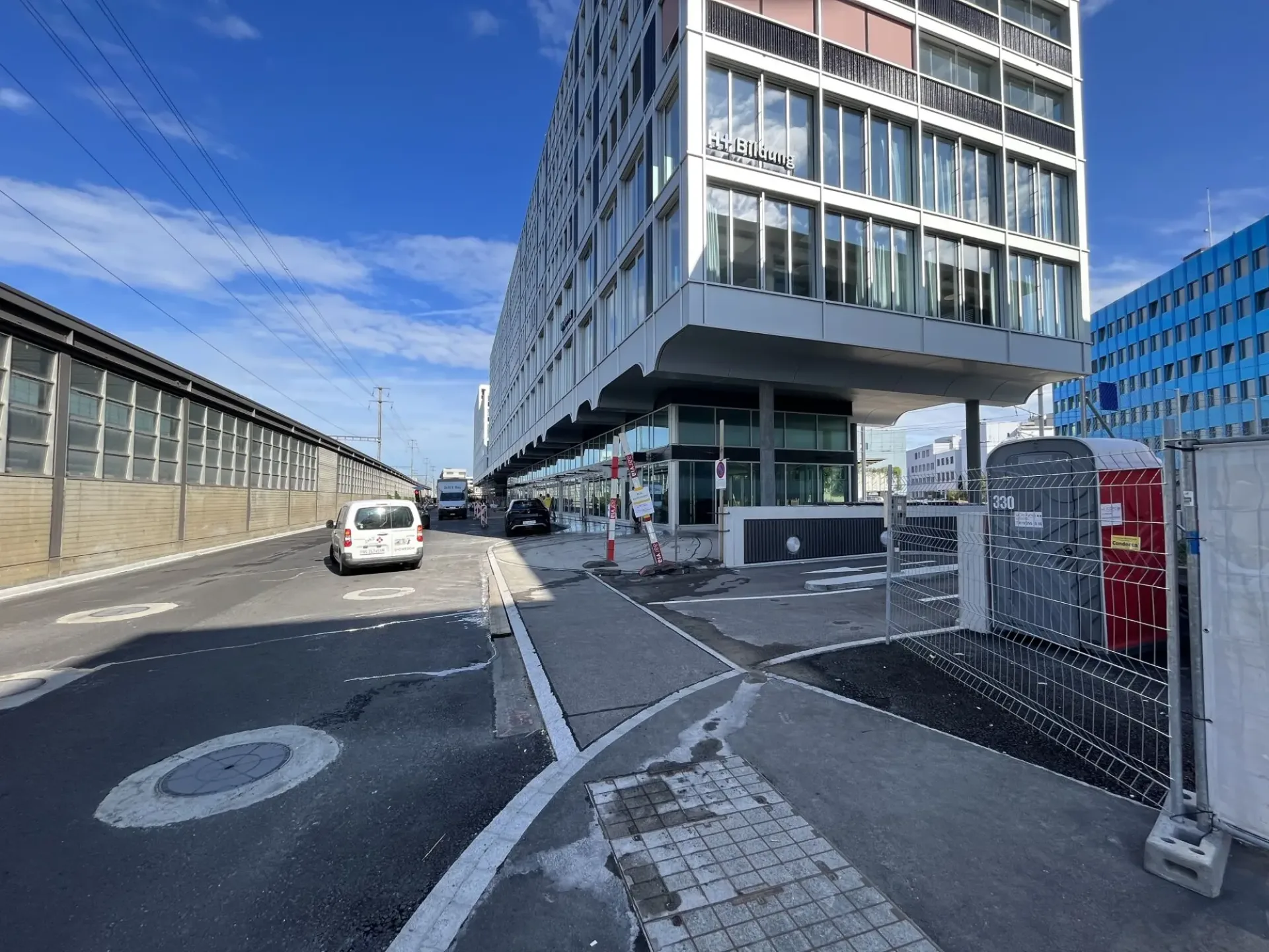 Letzte Verkaufs- und Dienstleistungsflächen am neuen Bahnhof Süd