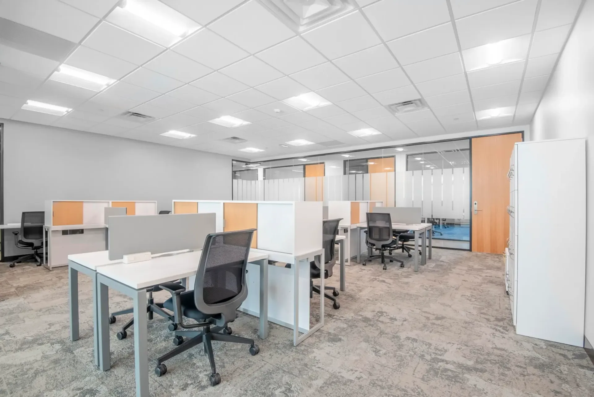 Eigener Schreibtisch in Regus Spoom Glattpark