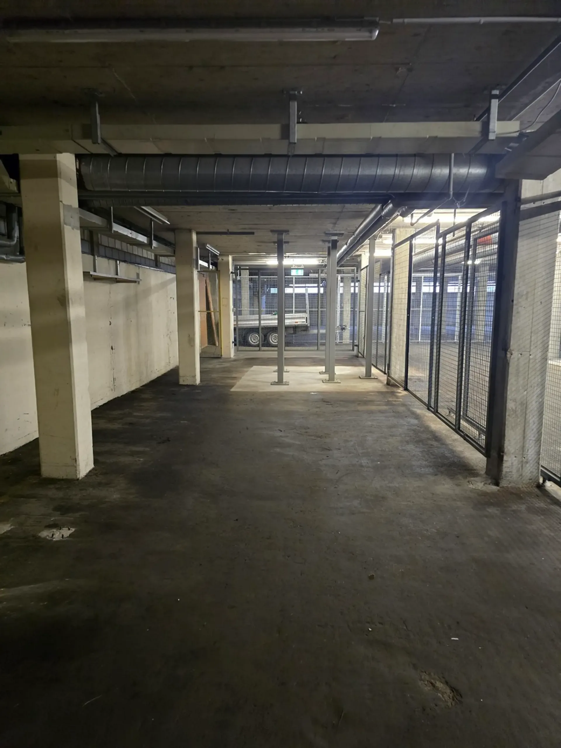 Lagerflächen zur Miete - Größen von 45 m2 bis 157 m² - Industriezone