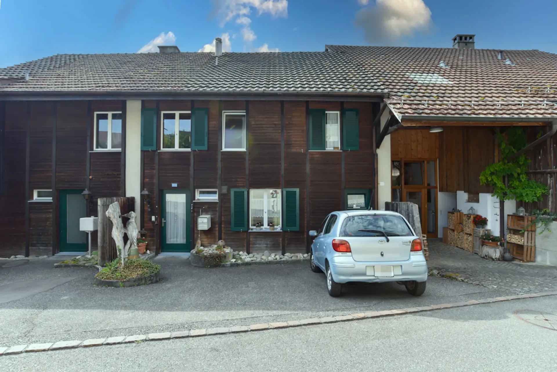 5.5 Zi. EFH mit Aussicht bis in die Berge und Ausbaupotential