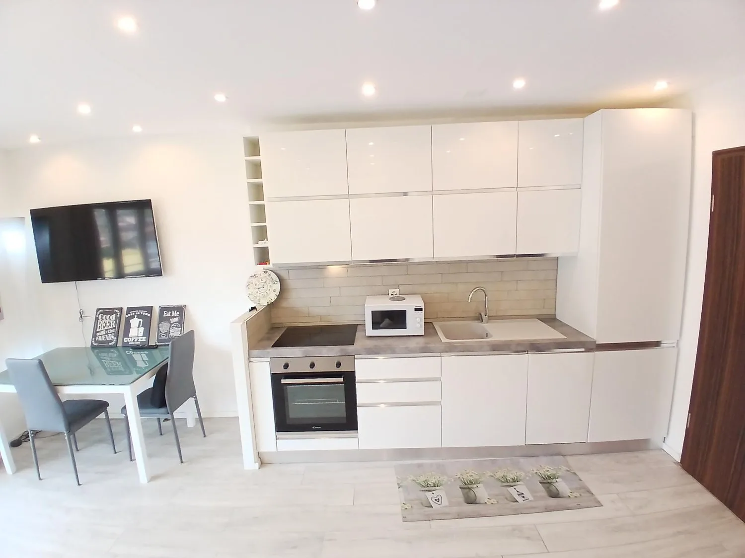 INVESTITION - RENOVIERTE STUDIOWOHNUNG MIT BALKON IN AGNO