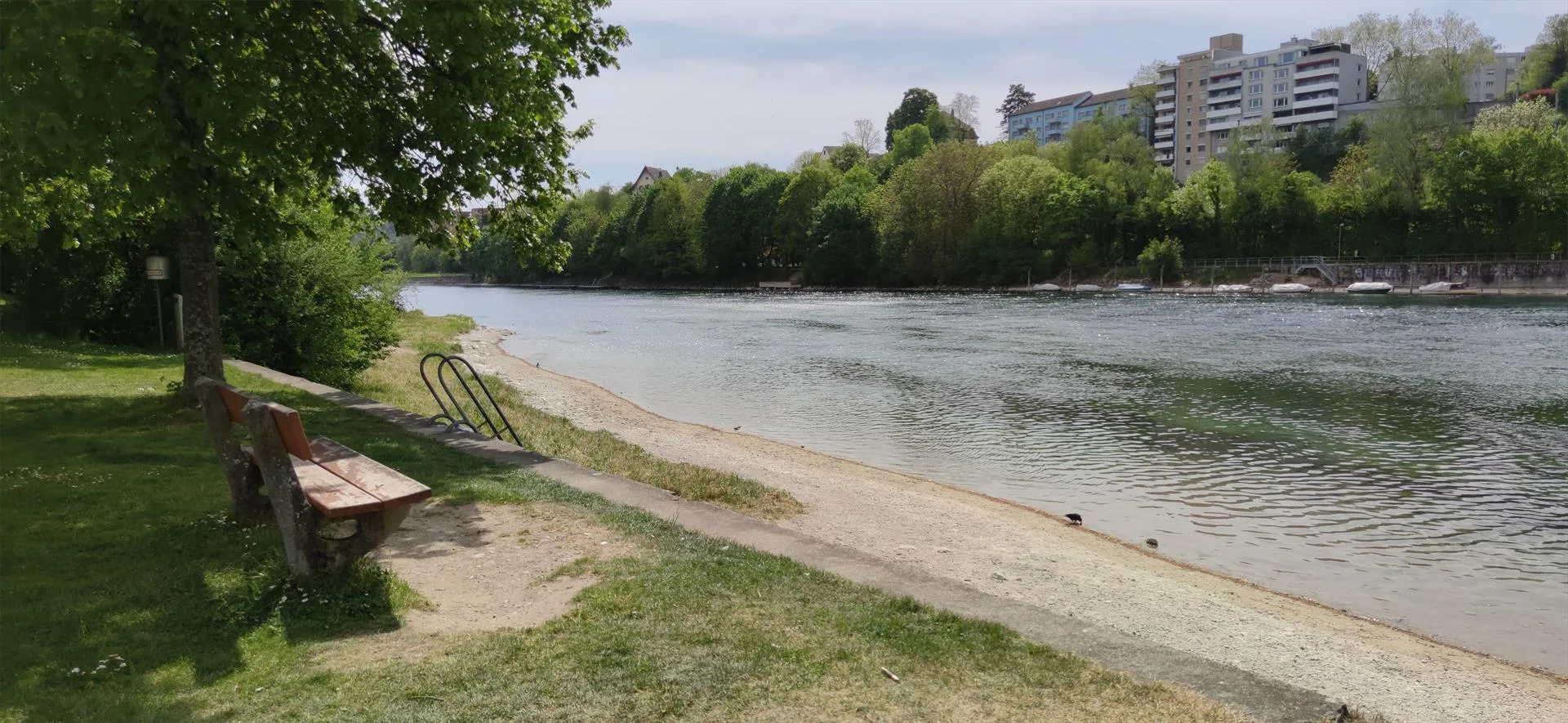 Schöne 4.5 Zimmerwohnung in Flurlingen zu vermieten in der Nähe des Rheins