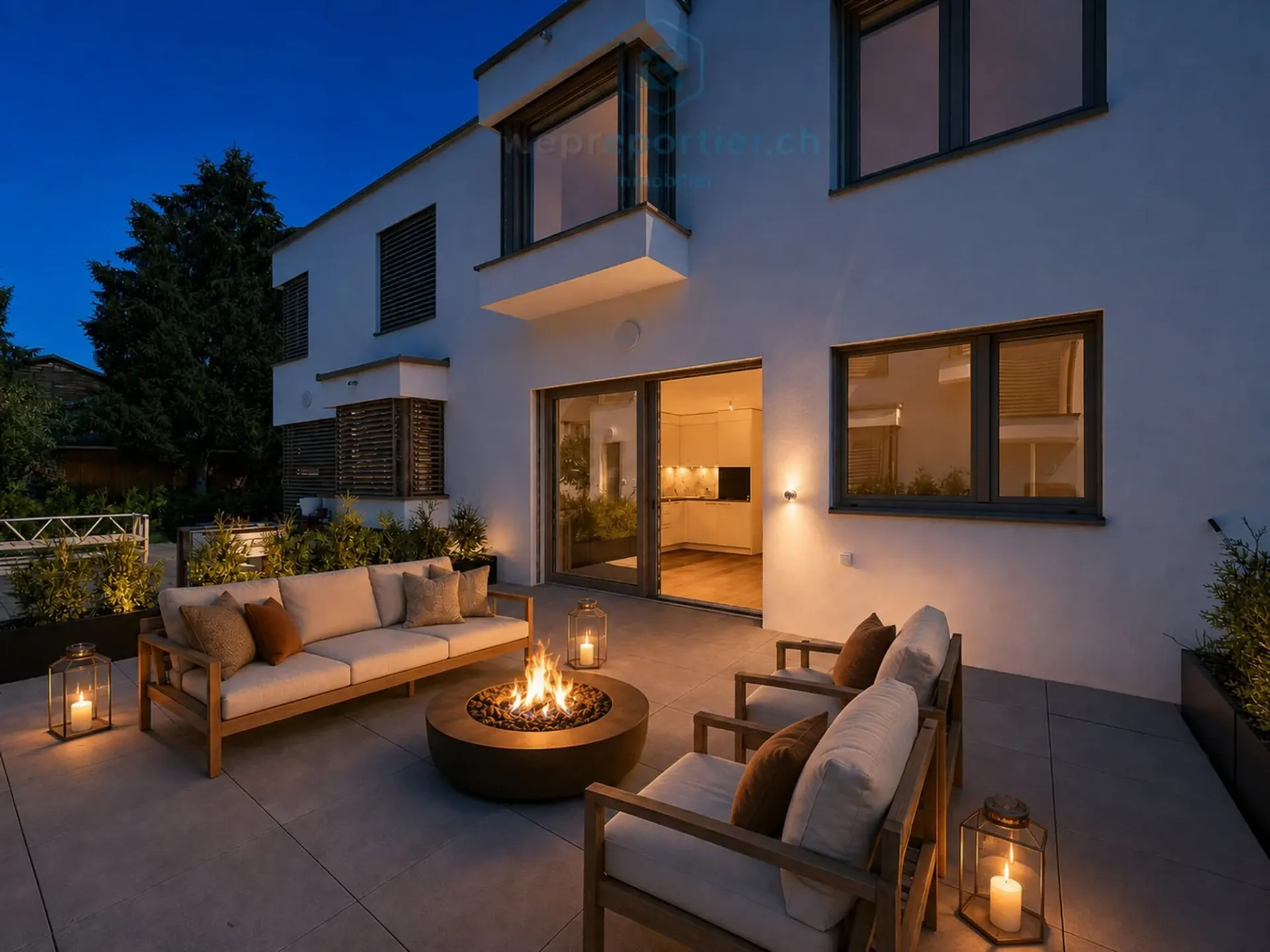 Moderne Neubau-Villa mit Dachfirst und Garten - sofort verfügbar