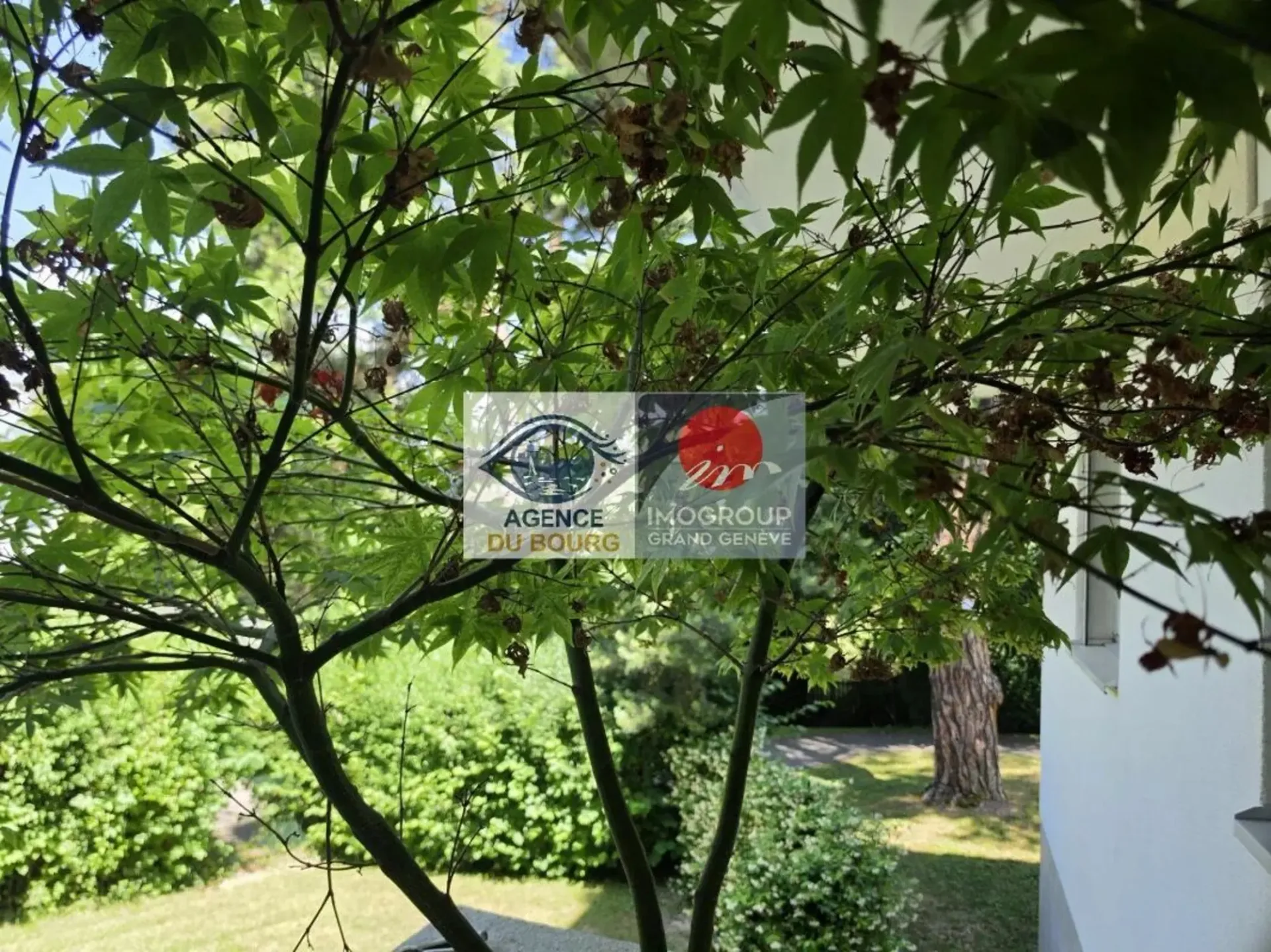 Ampio duplex con giardino privato in stile casa - Anières
