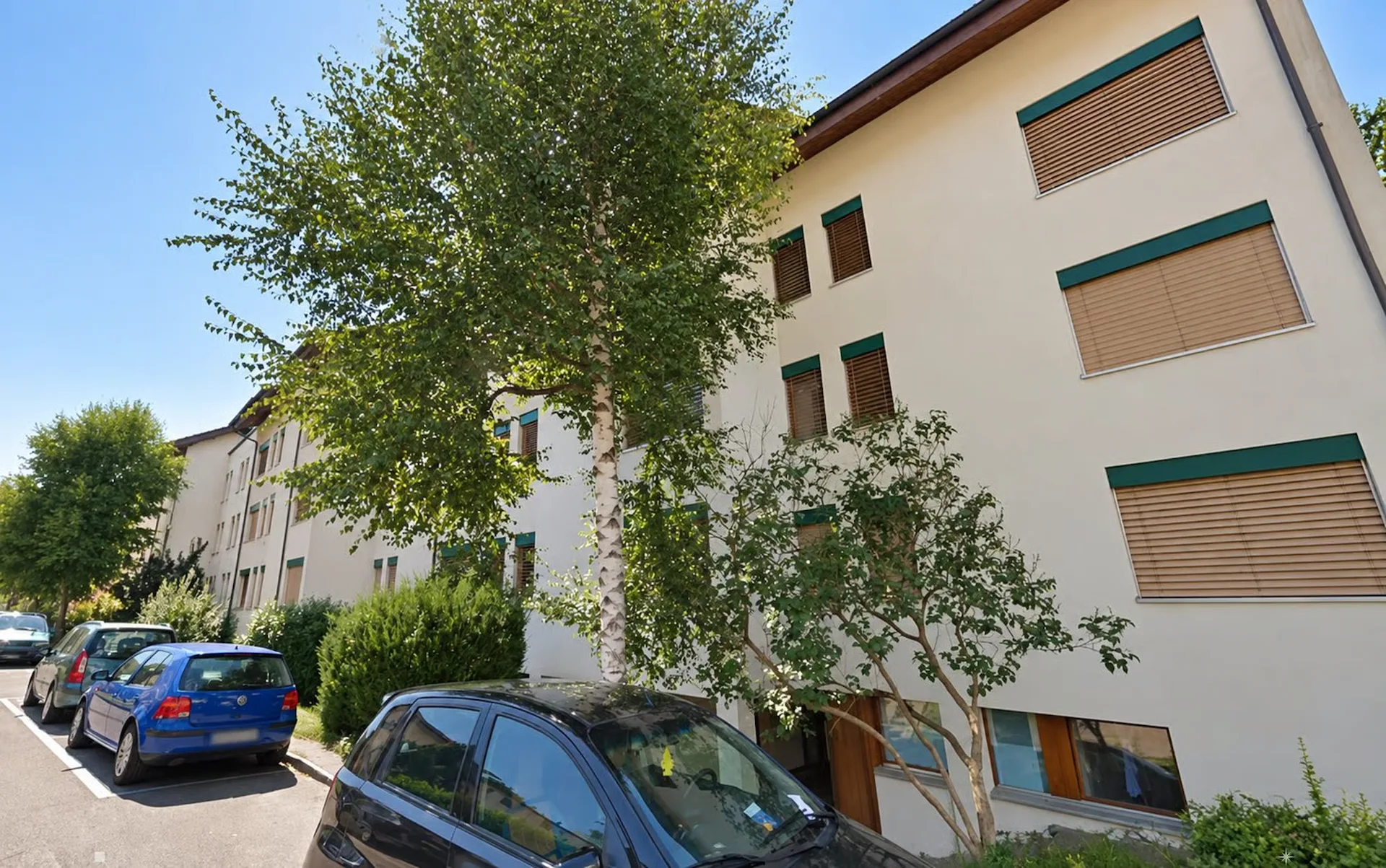 Bright 4.5-room apartment with balcony and garage in Biel – available immediately!