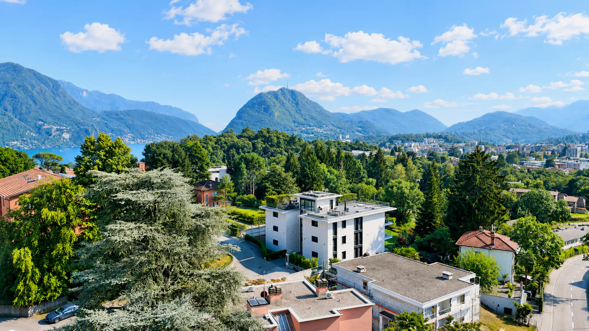 Elegante Appartamento Ammobiliato con Vista Panoramica a Porza
