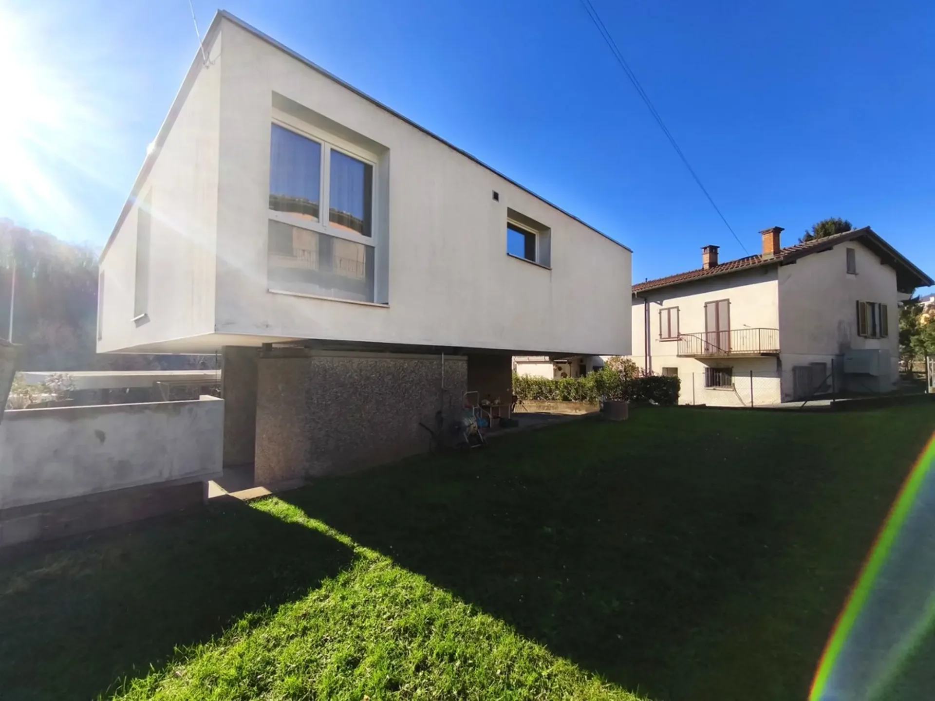 Einfamilienhaus 5,5 mit Garten und Gewerbeflächen