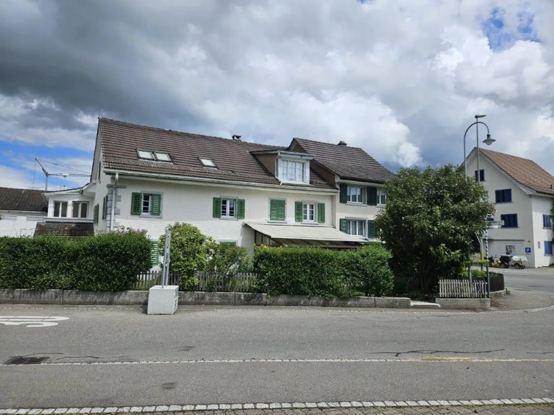 Renovierte  2-Zimmer-Dachwohnung– sofort verfügbar