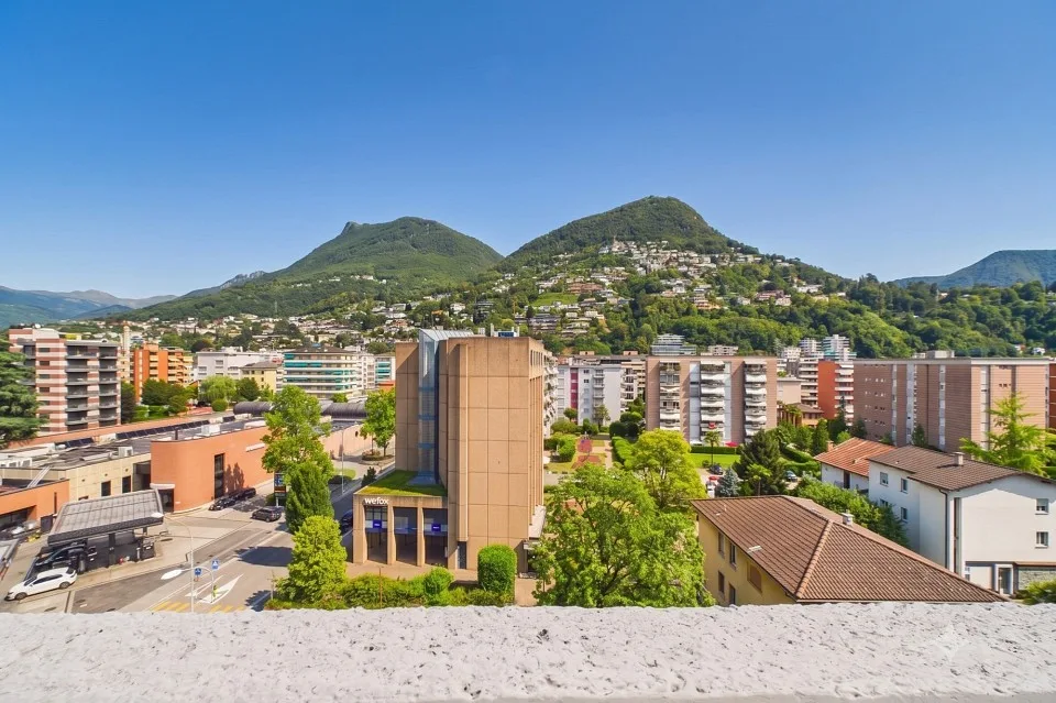 Esclusivo Attico con vista Lago e Monte Brè nel centro di Lugano