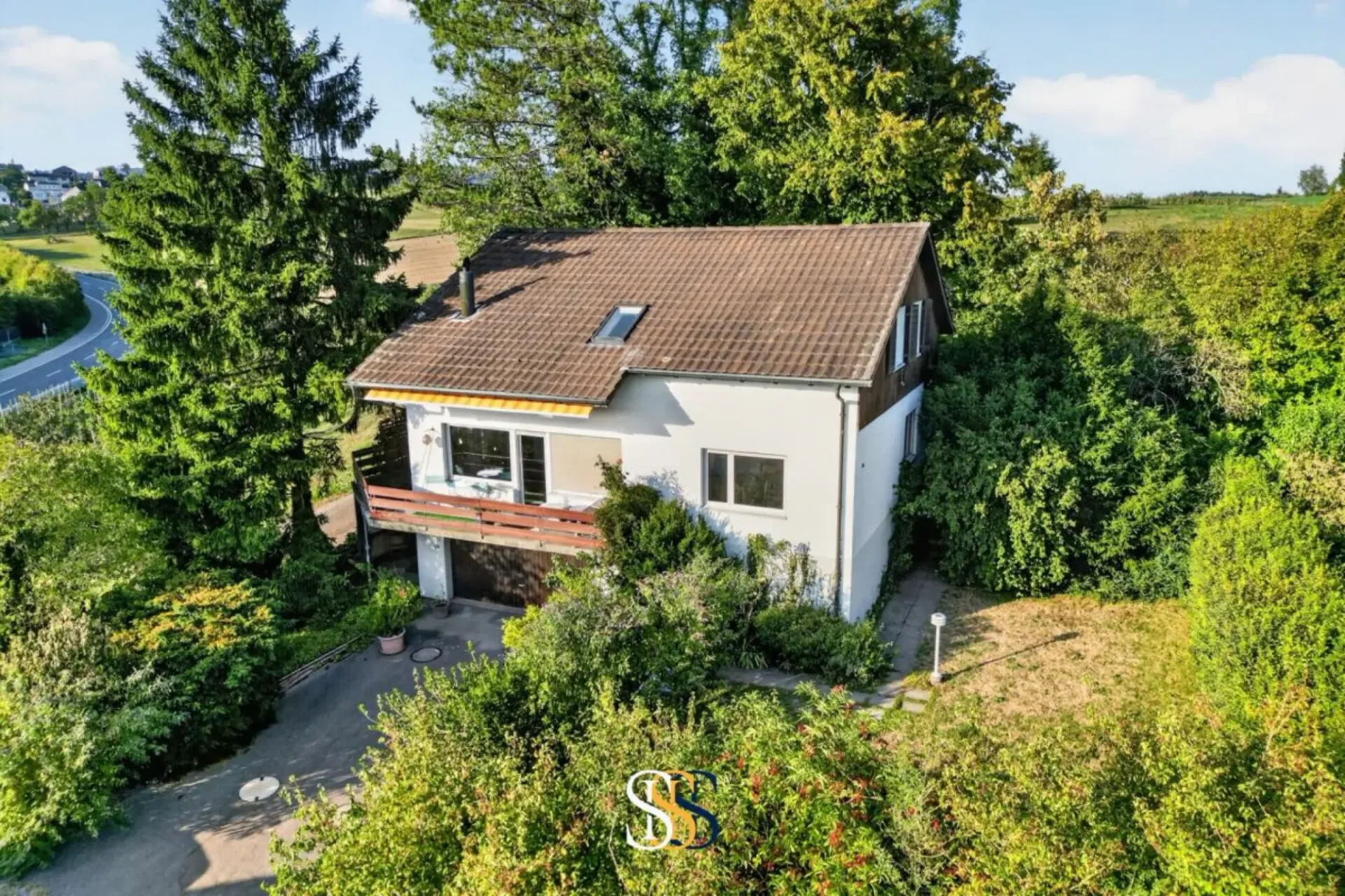 Casa unifamiliare affascinante con vista panoramica e grande giardino