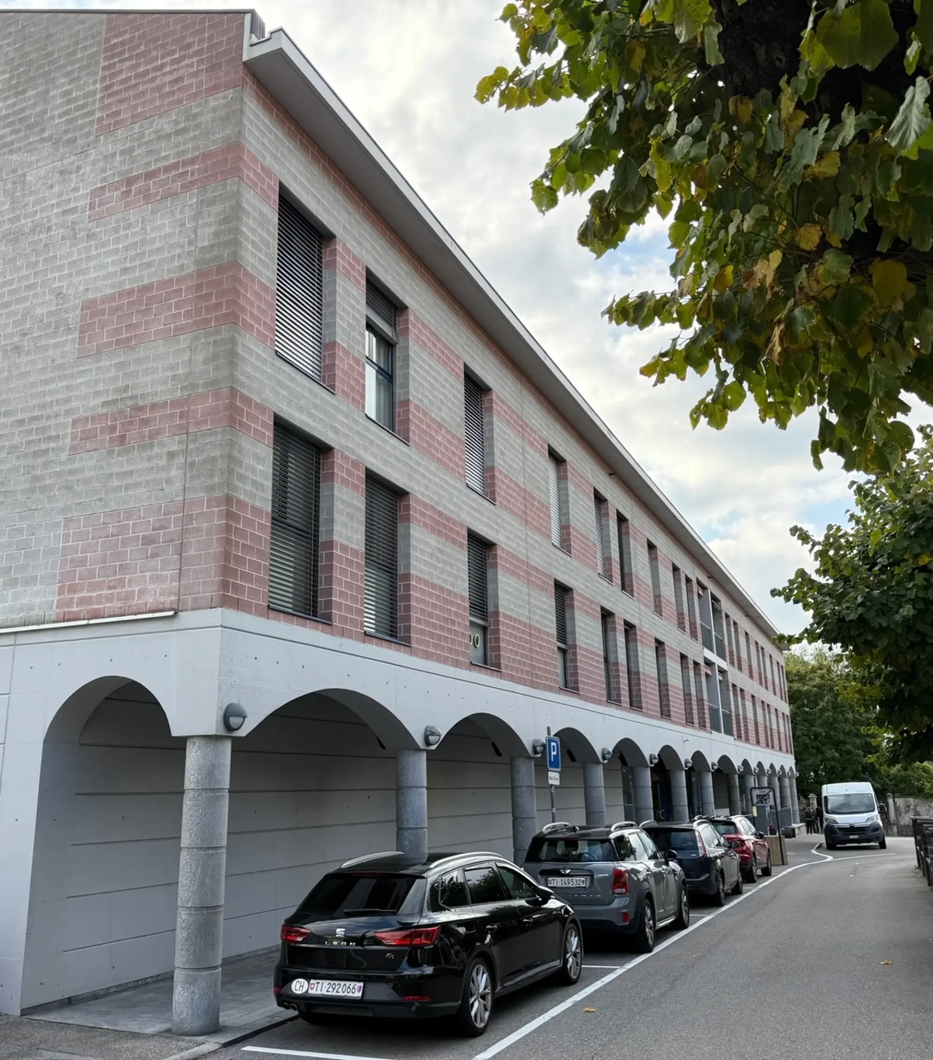 Schöne 2.5-Zimmer-Wohnung in sehr günstiger, ruhiger Lage - letztes Stockwerk