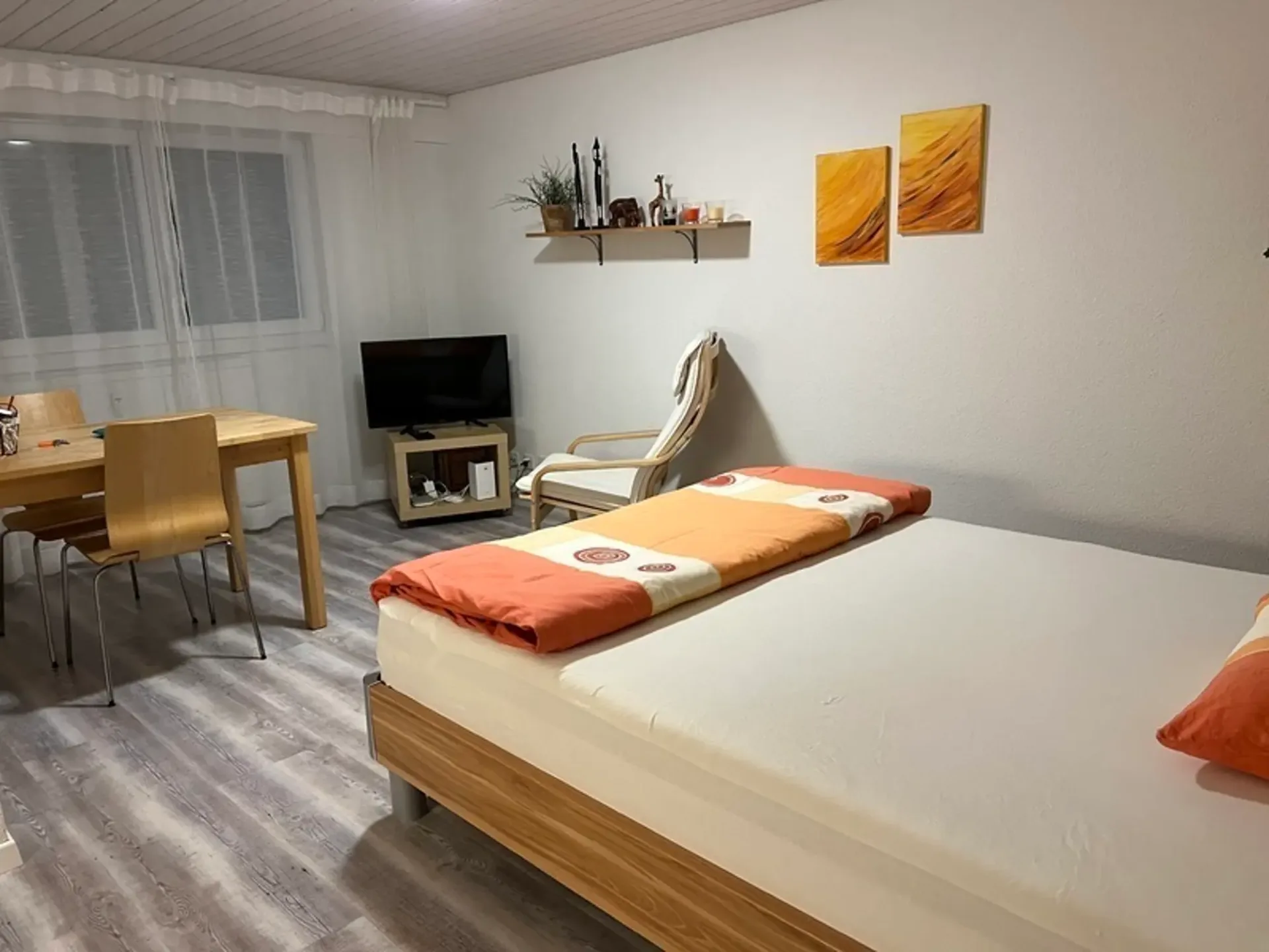 STUDIO IN BOLLIGEN (BE), MÖBLIERT