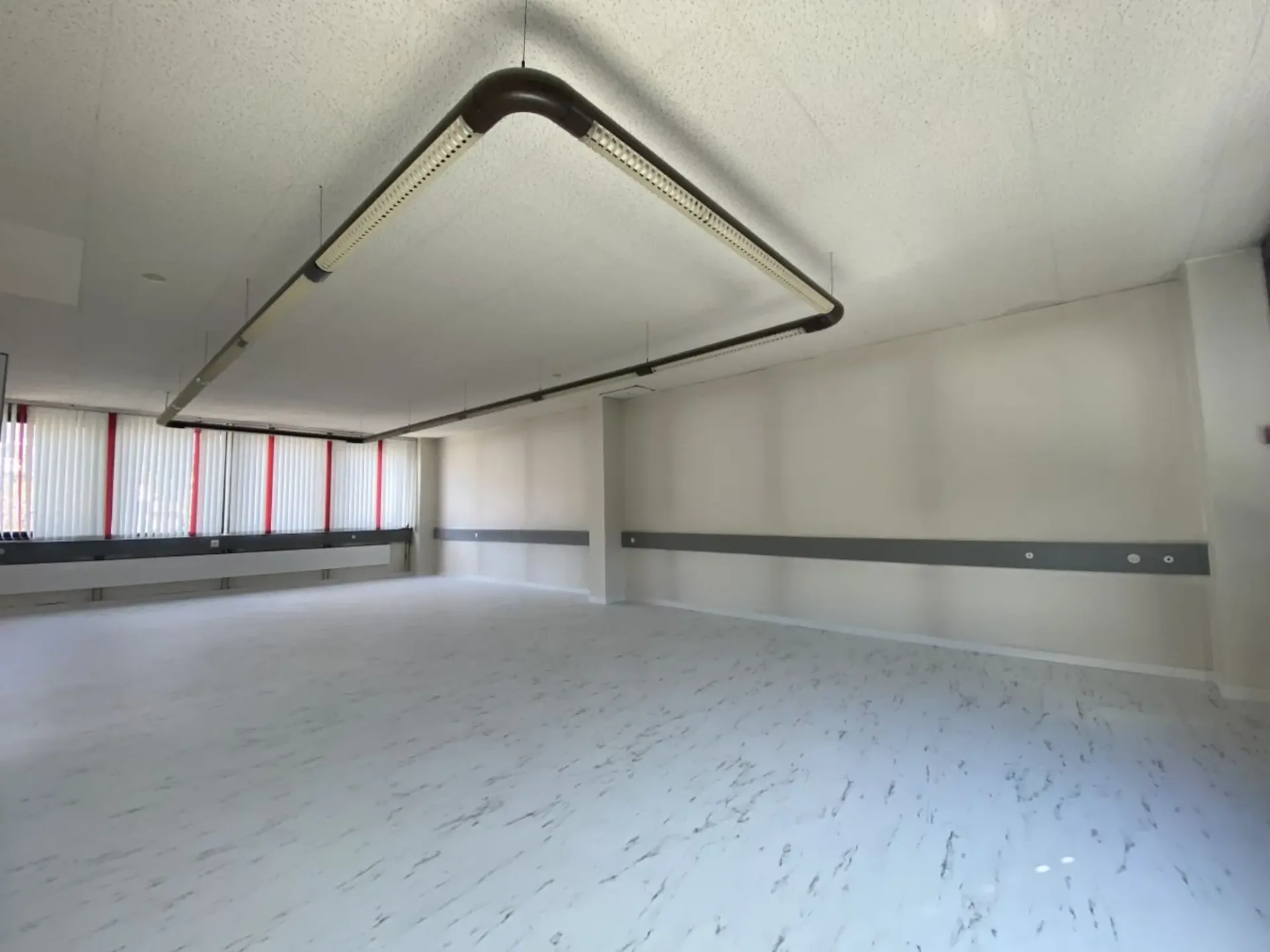 Großes Büro in Neuchâtel / Arztpraxis