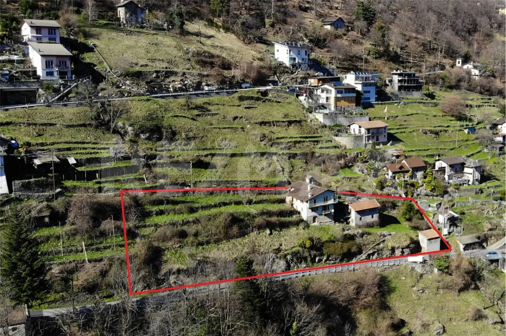 Casa ticinese con terreno