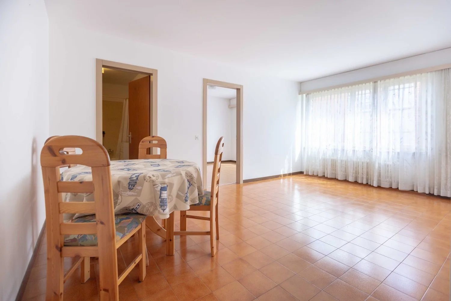 OCCASION - GRAND APPARTEMENT 2.5 PIÈCES DANS UN EMPLACEMENT STRATÉGIQUE À MENDRISIO