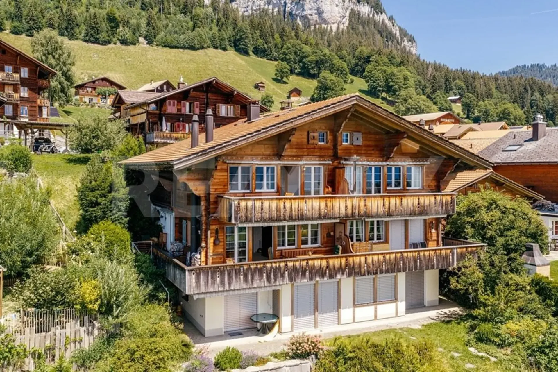 Exklusive 6.5-Zimmer-Maisonette-Wohnung über drei Etagen mit Wellness und unverbaubarer Panoramasicht