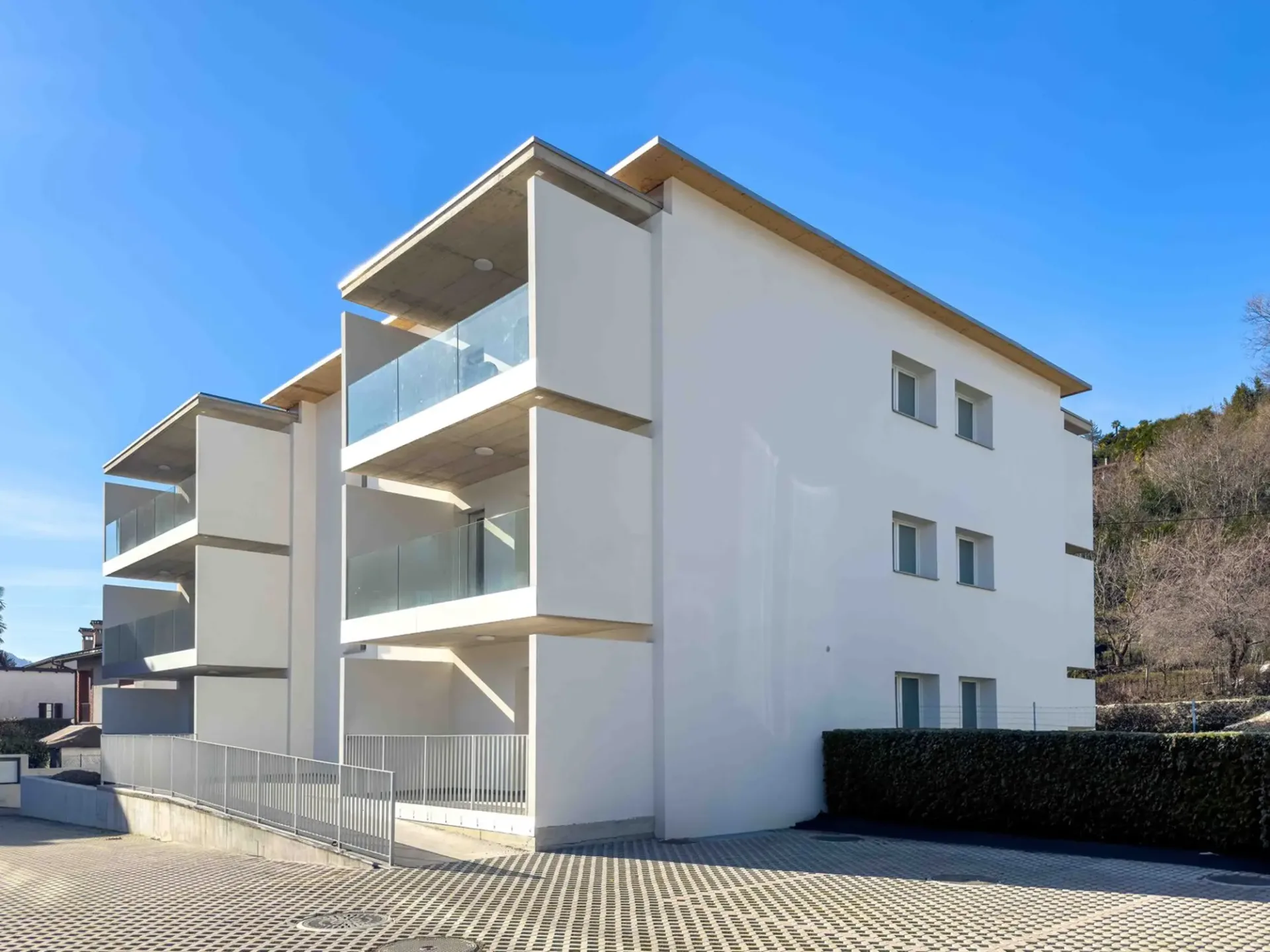 Neue 3.5-Zimmer-Wohnung im letzten Stock in Caslano
