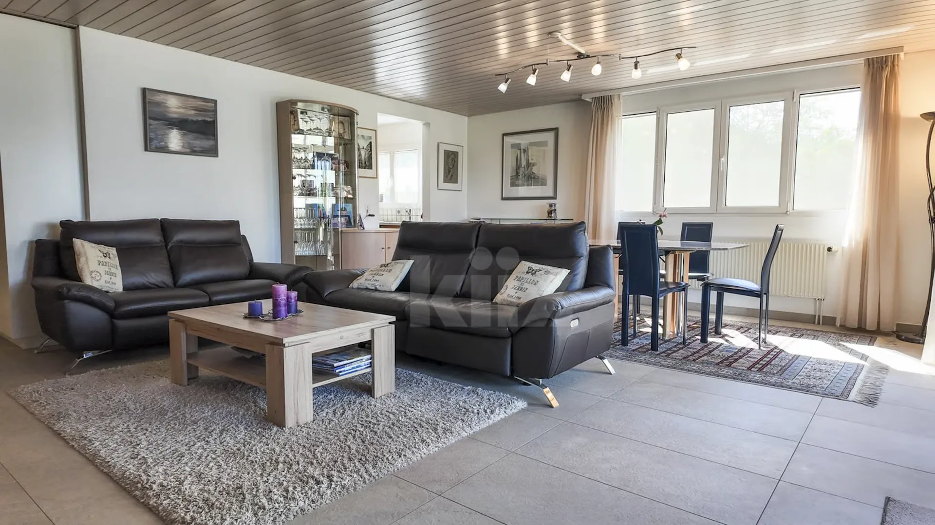 Charmanter Apartment im 1. Stock mit Balkon und Aufzug