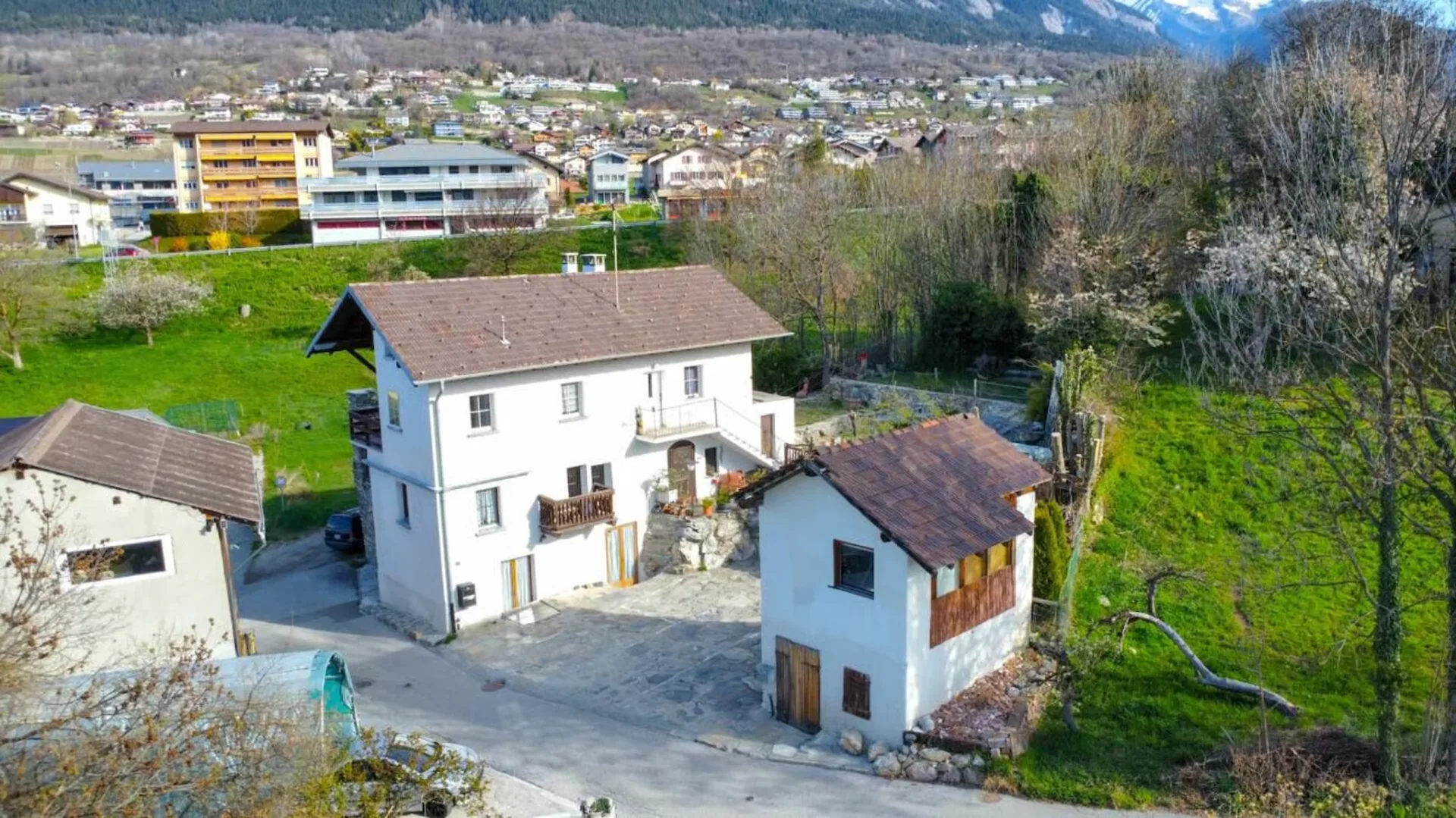 Haus mit mehreren Wohnungen, 10,5 Zimmer in Savièse