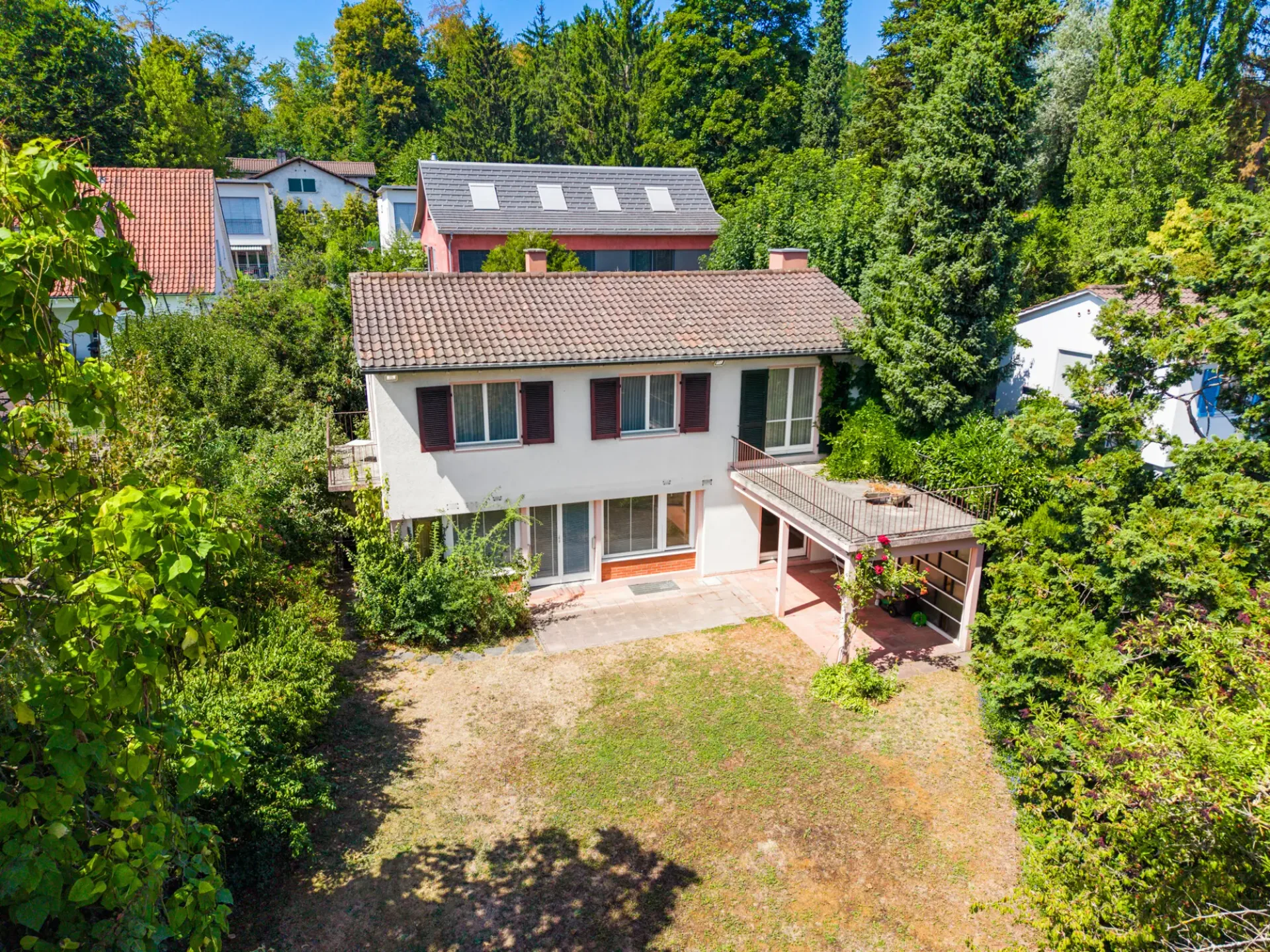 Freistehendes Einfamilienhaus mit viel Privatsphäre und Raum für neue