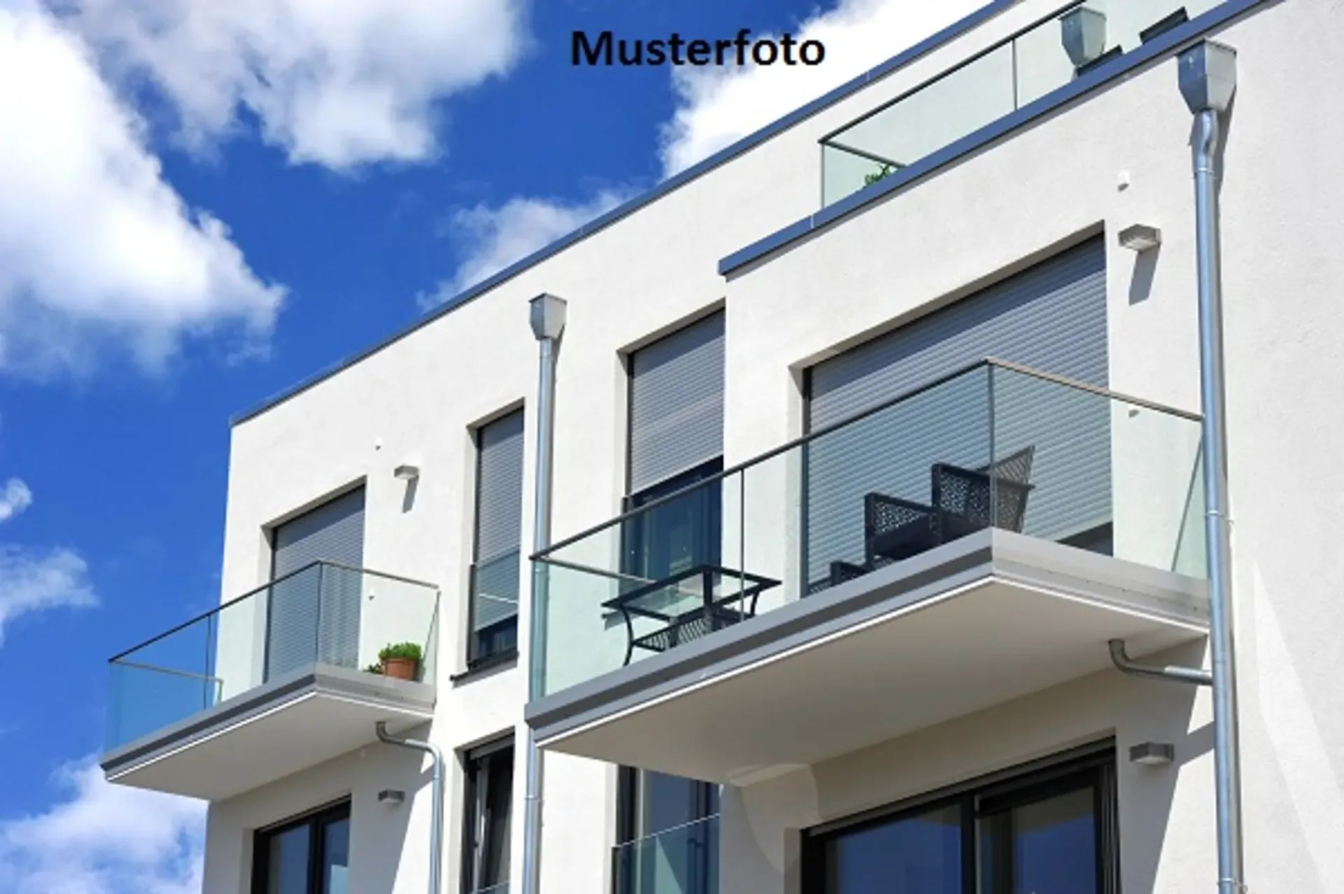 *Maison de 4 appartements et restaurant* wird zu *Haus mit 4 Wohnungen und Restaurant*