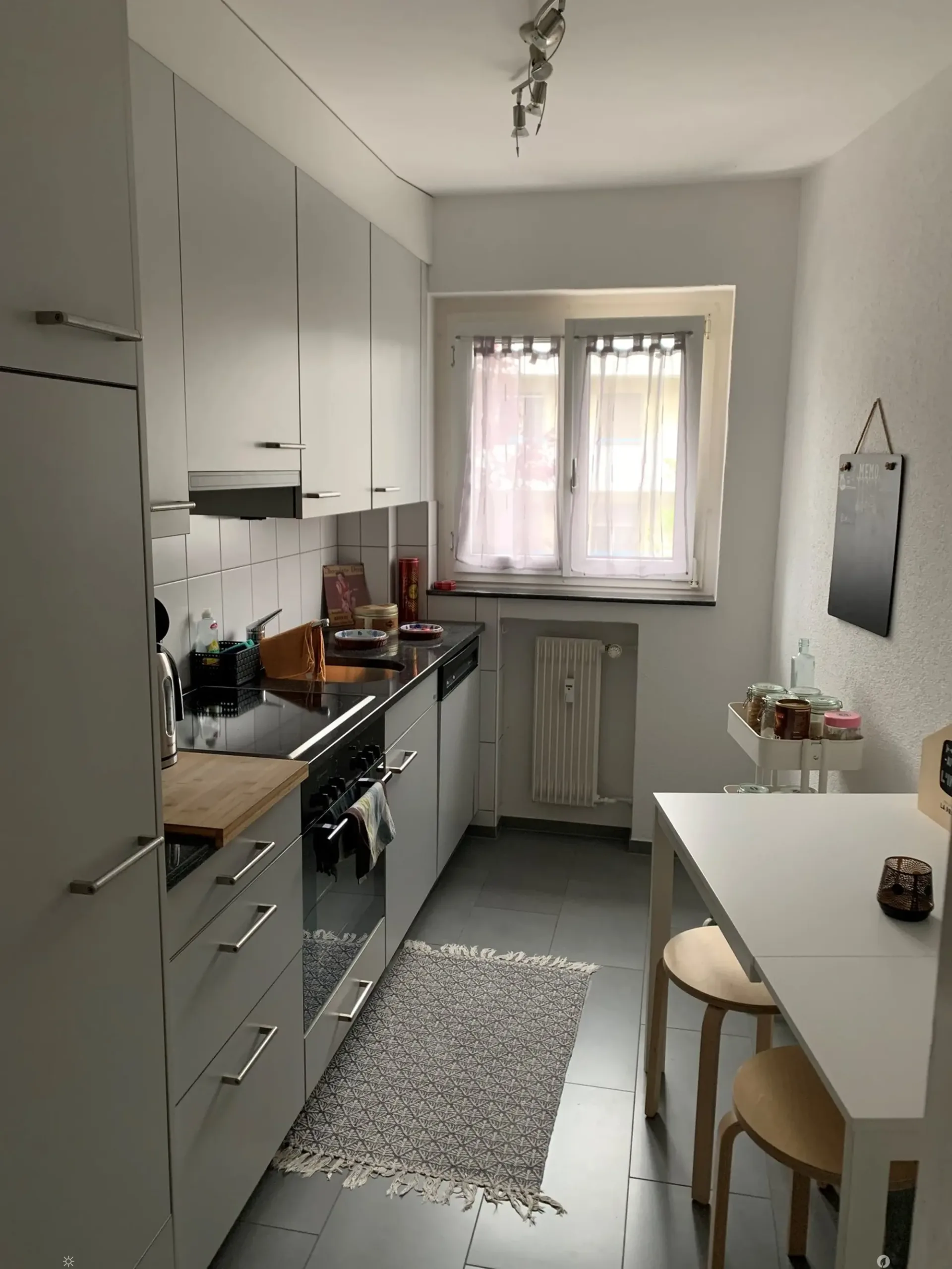 3-Zimmerwohnung mit Balkon, 1. OG rechts
