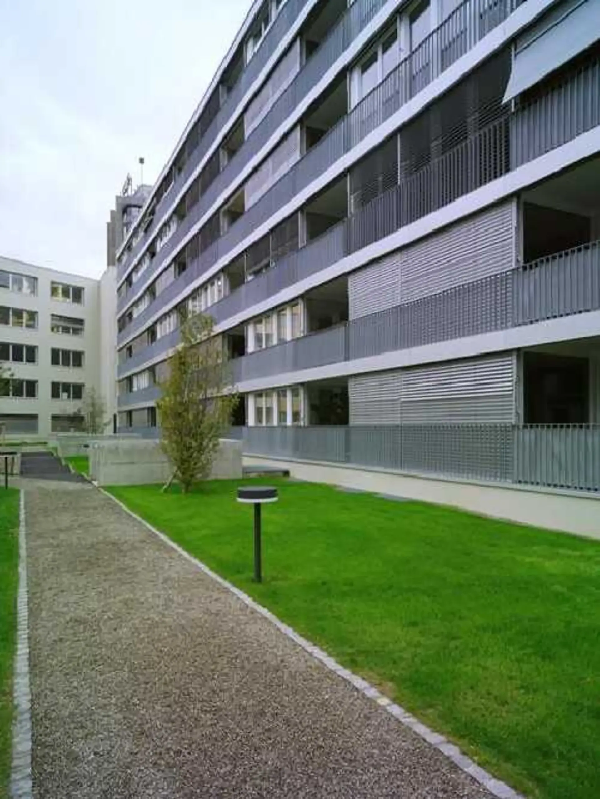Wohnen in neuer, moderner Überbauung