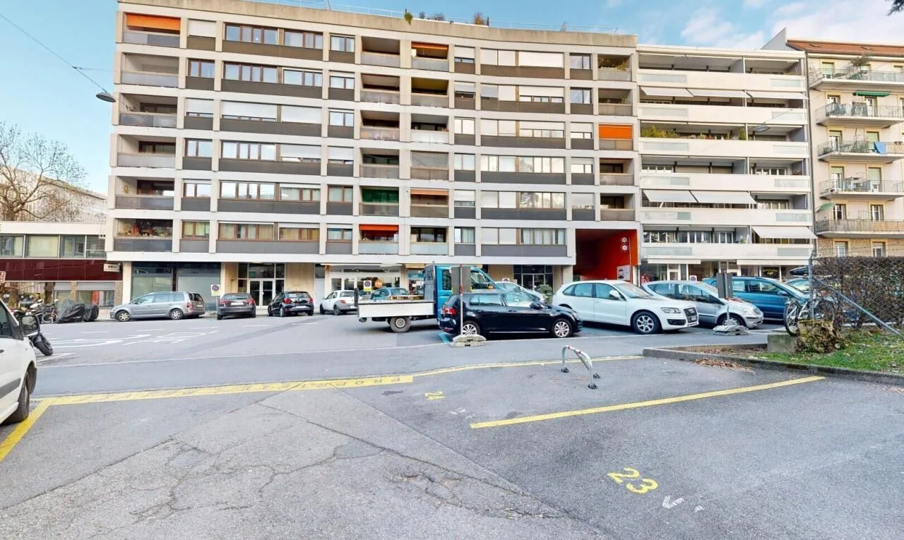 Bright Family Apartment, 114 m², in the Heart of the City