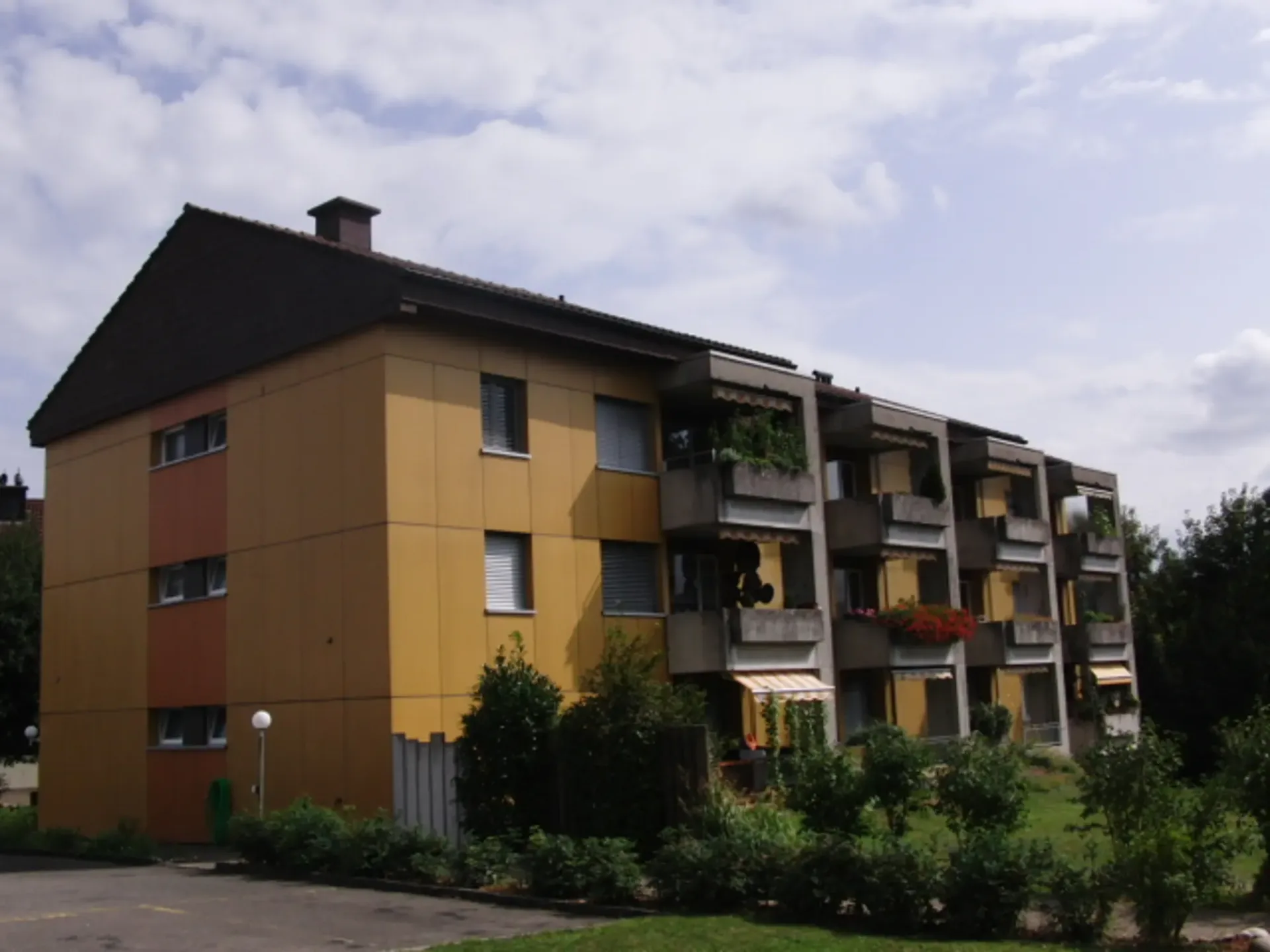 Helle, freundliche 3.5-Zimmerwohnung mit Blick ins Grüne in Villnachern!