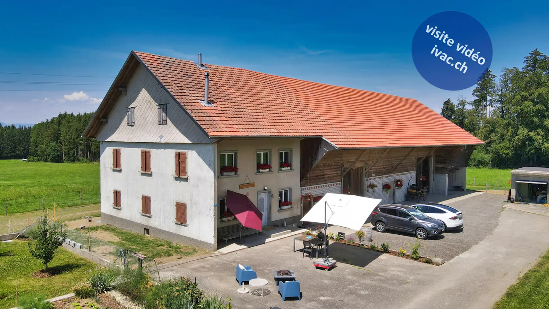 Pferdehof renoviert 6.5 Zimmer ohne Nachbarn in Villarimboud / FR