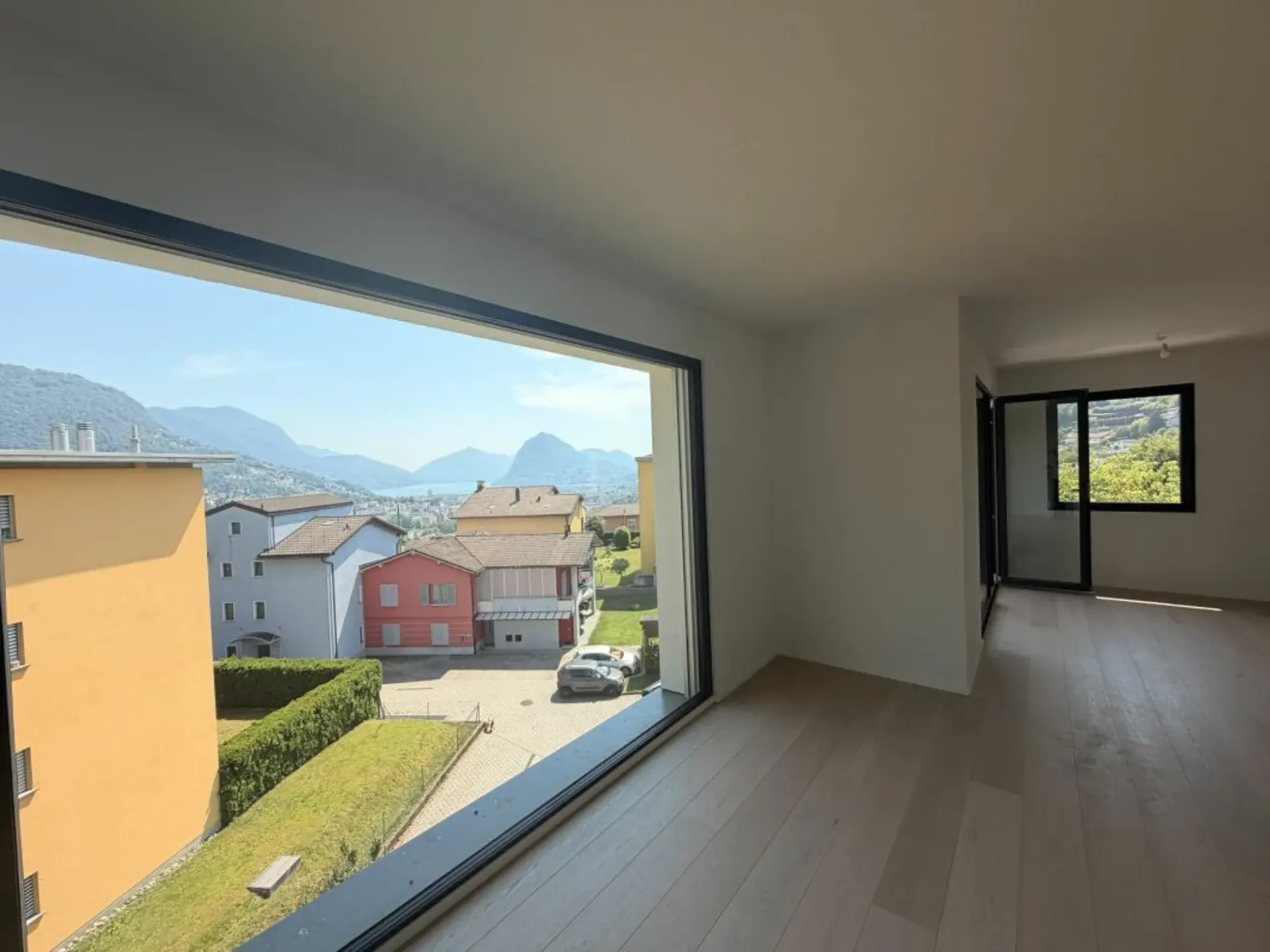 CANOBBIO - 4,5 ATTICO KOMPLETT RENOVIERTE, SEEBLICK, TECHNIK UND KOMFORT