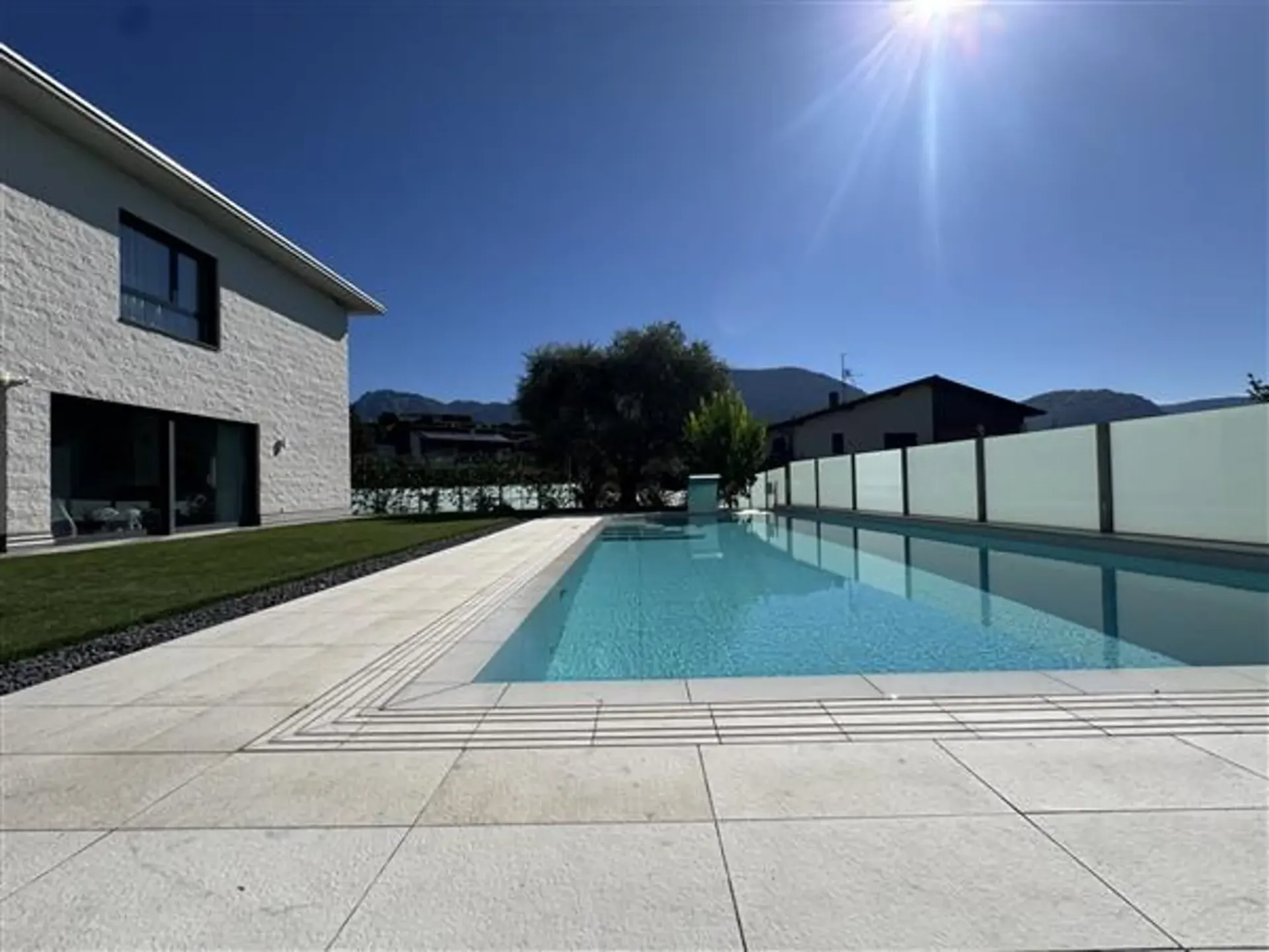 Comano: Villa mit 6 Räumen